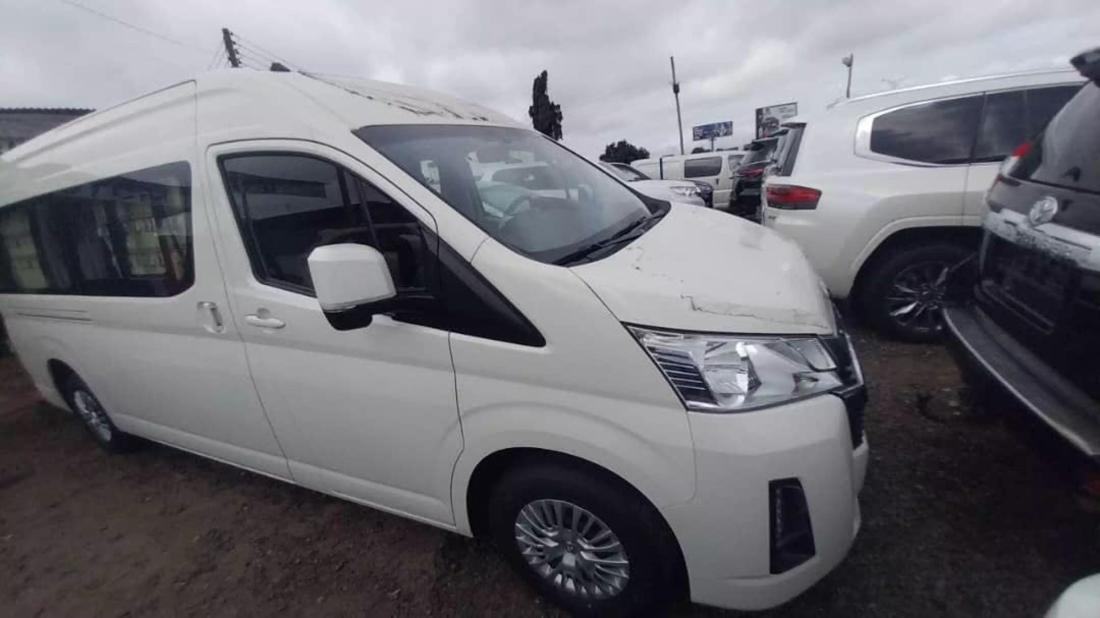 Toyota Hiace - 2021