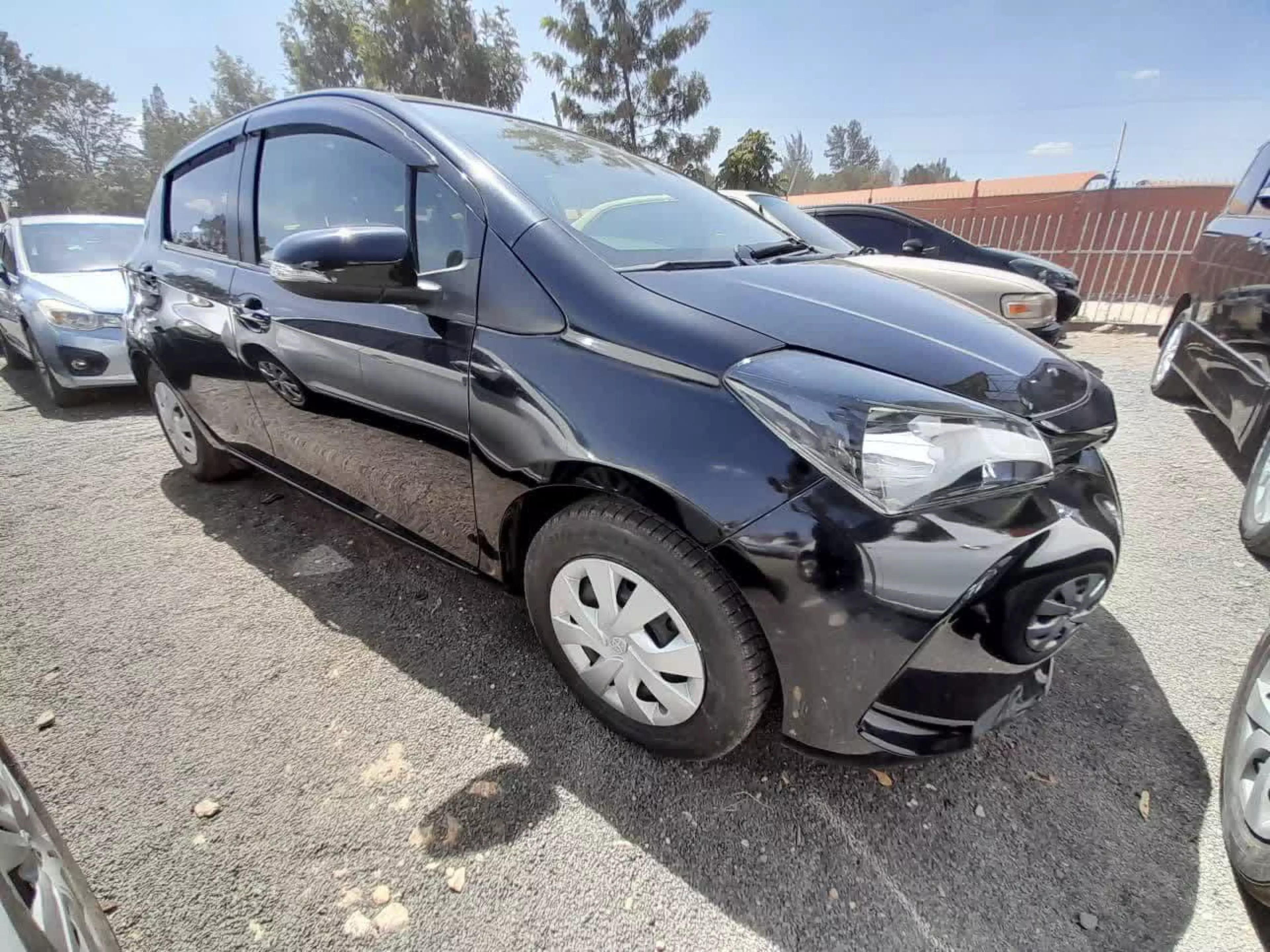 Toyota Vitz - 2015