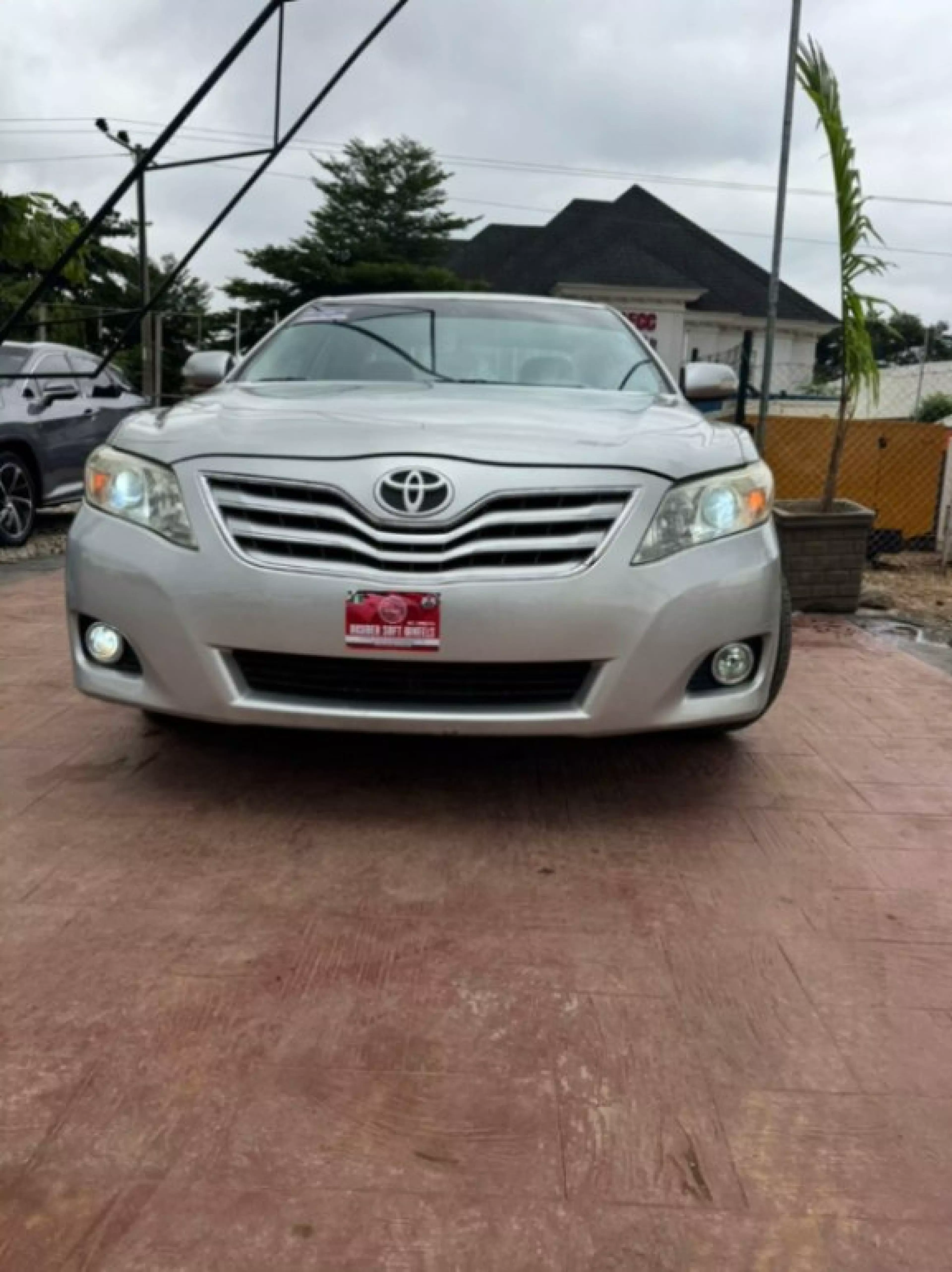 Toyota Camry - 2010
