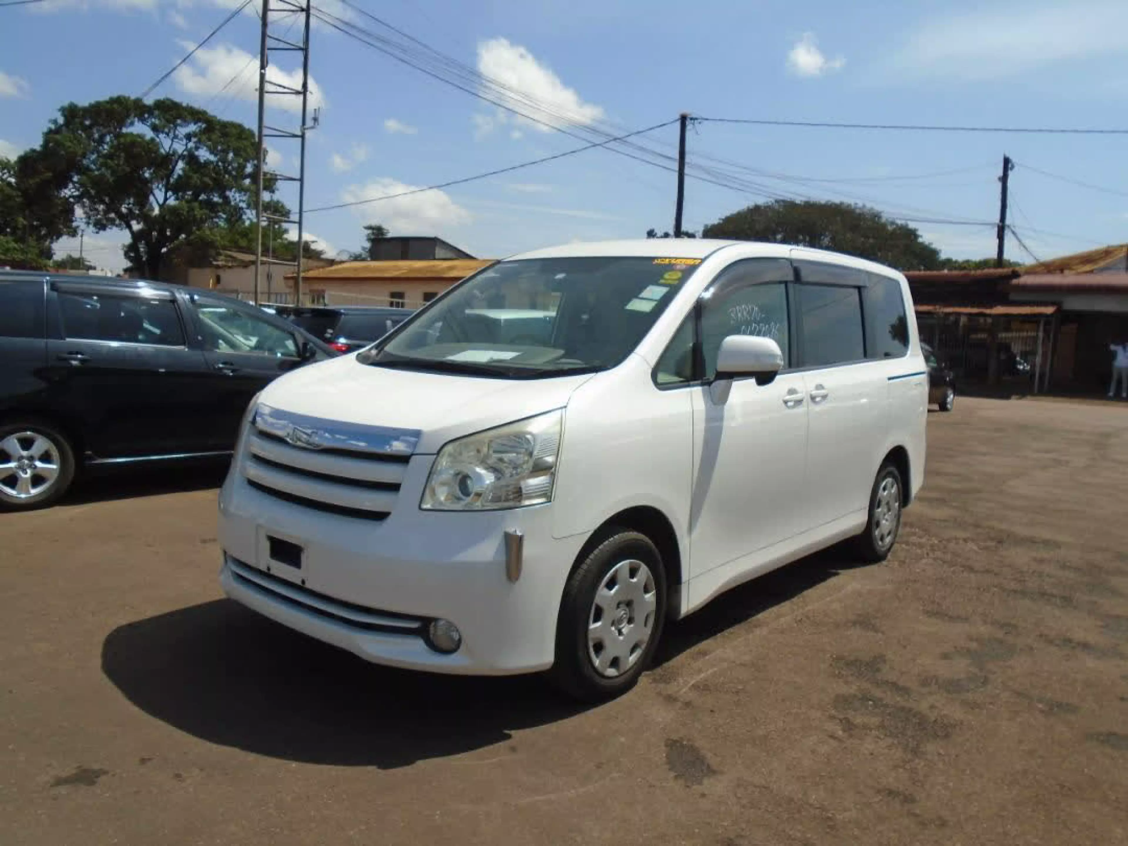 Toyota Noah - 2008