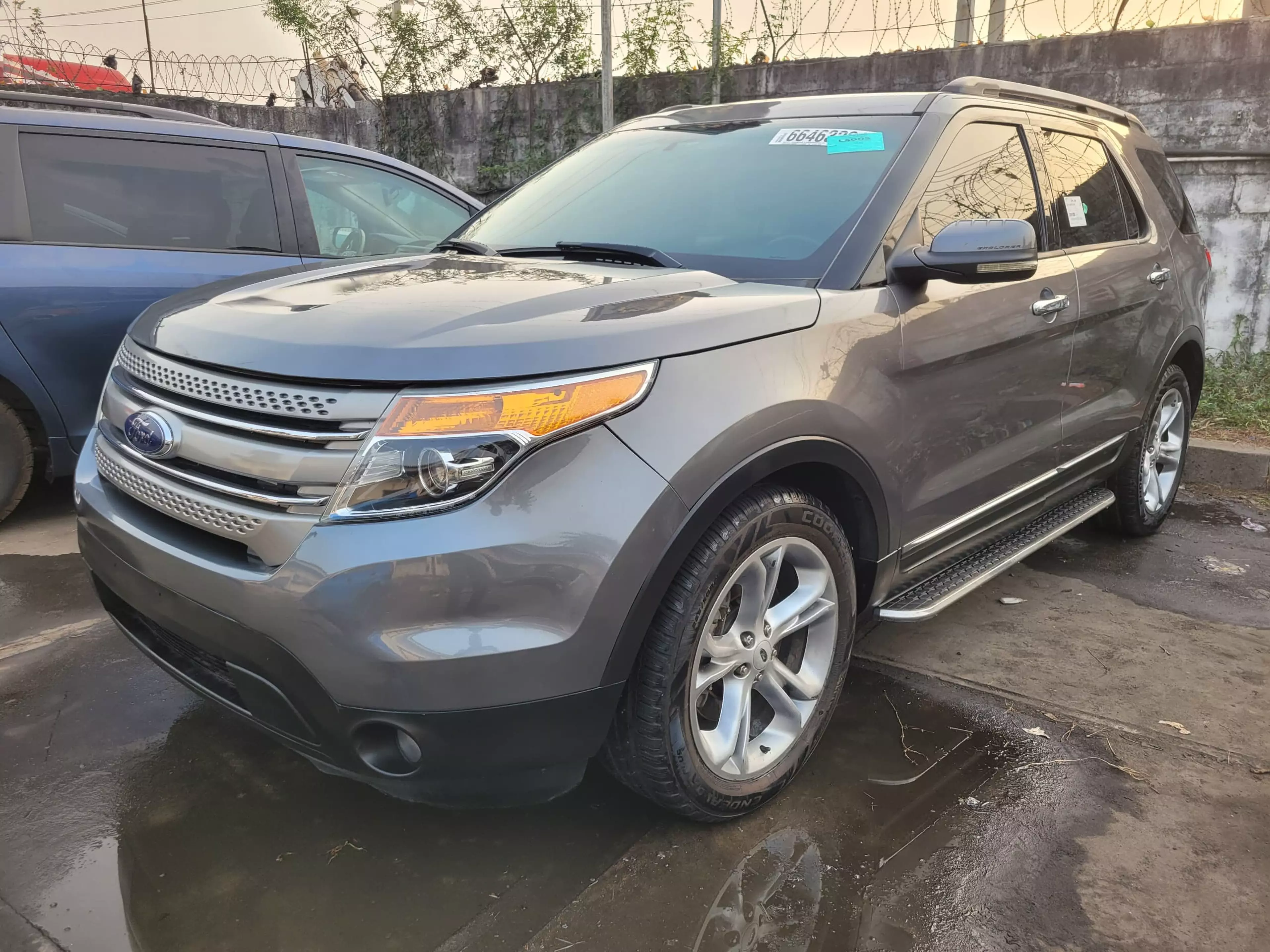Ford Explorer - 2013