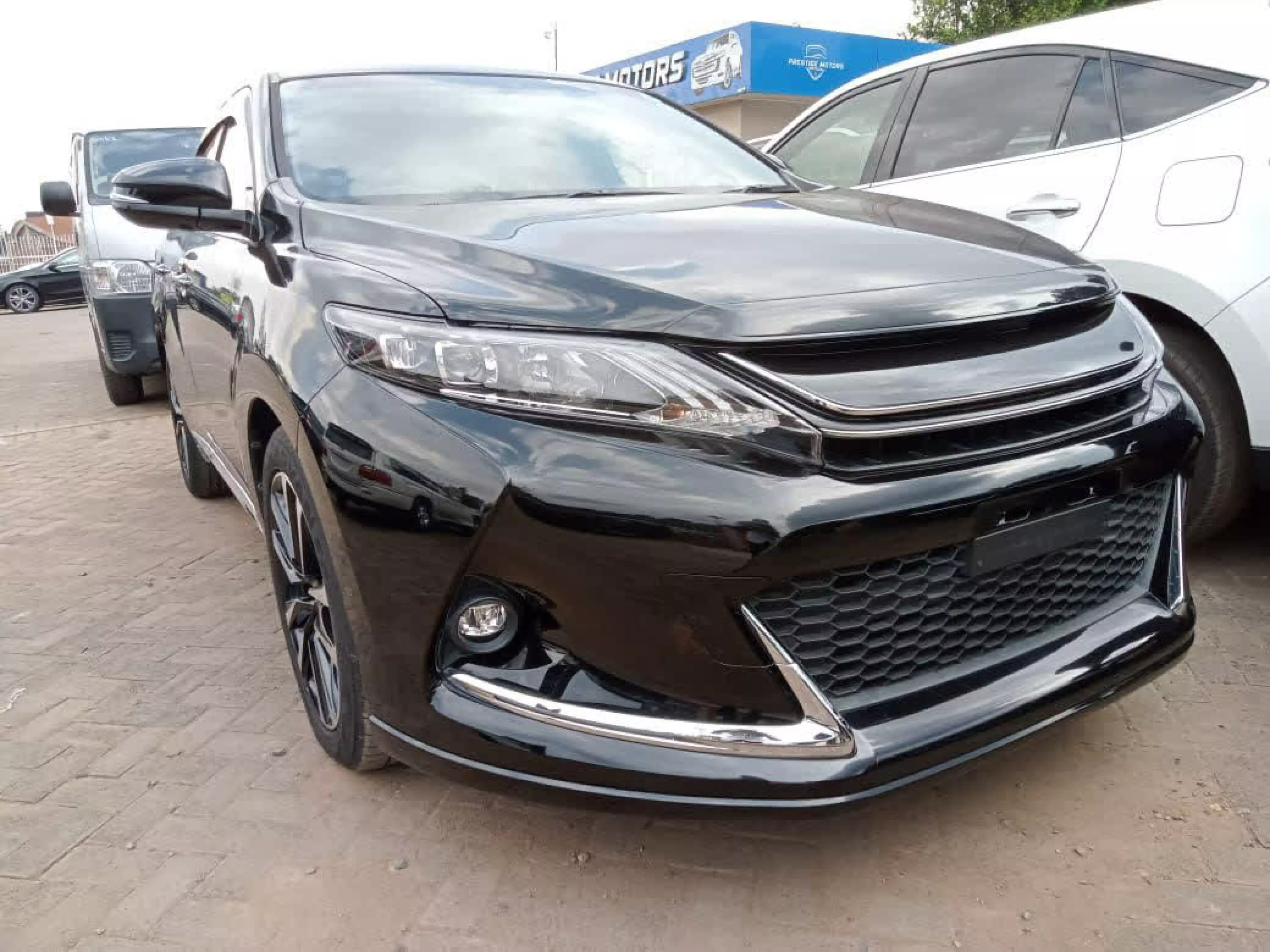 Toyota Harrier - 2016