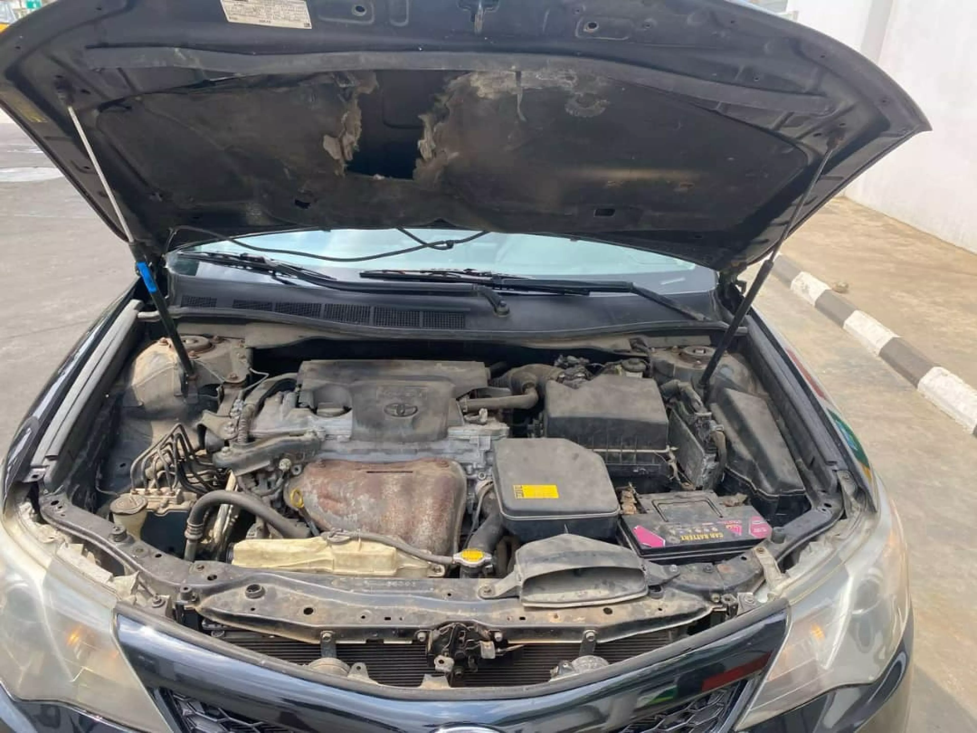 Toyota Camry   - 2014