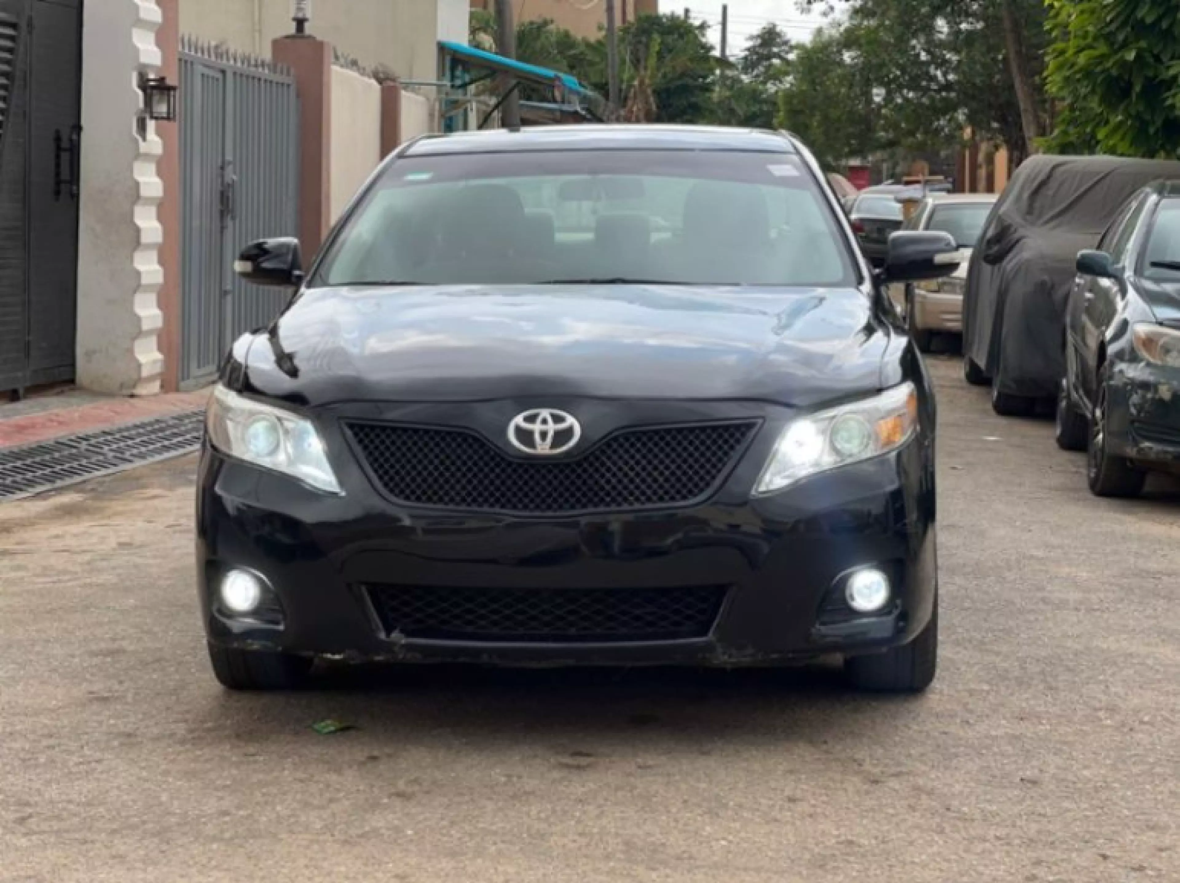 Toyota Camry - 2010