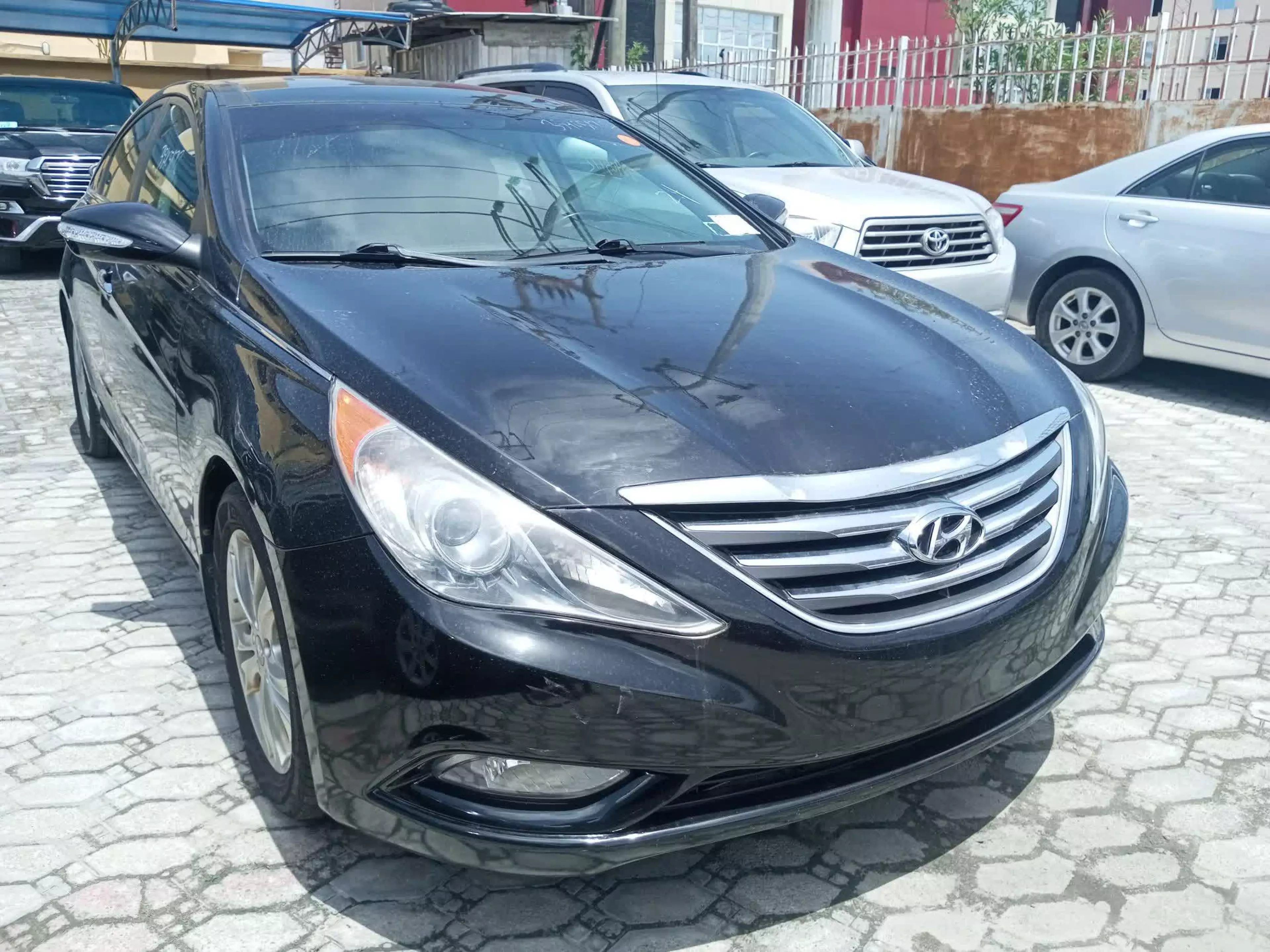 Hyundai Sonata - 2012