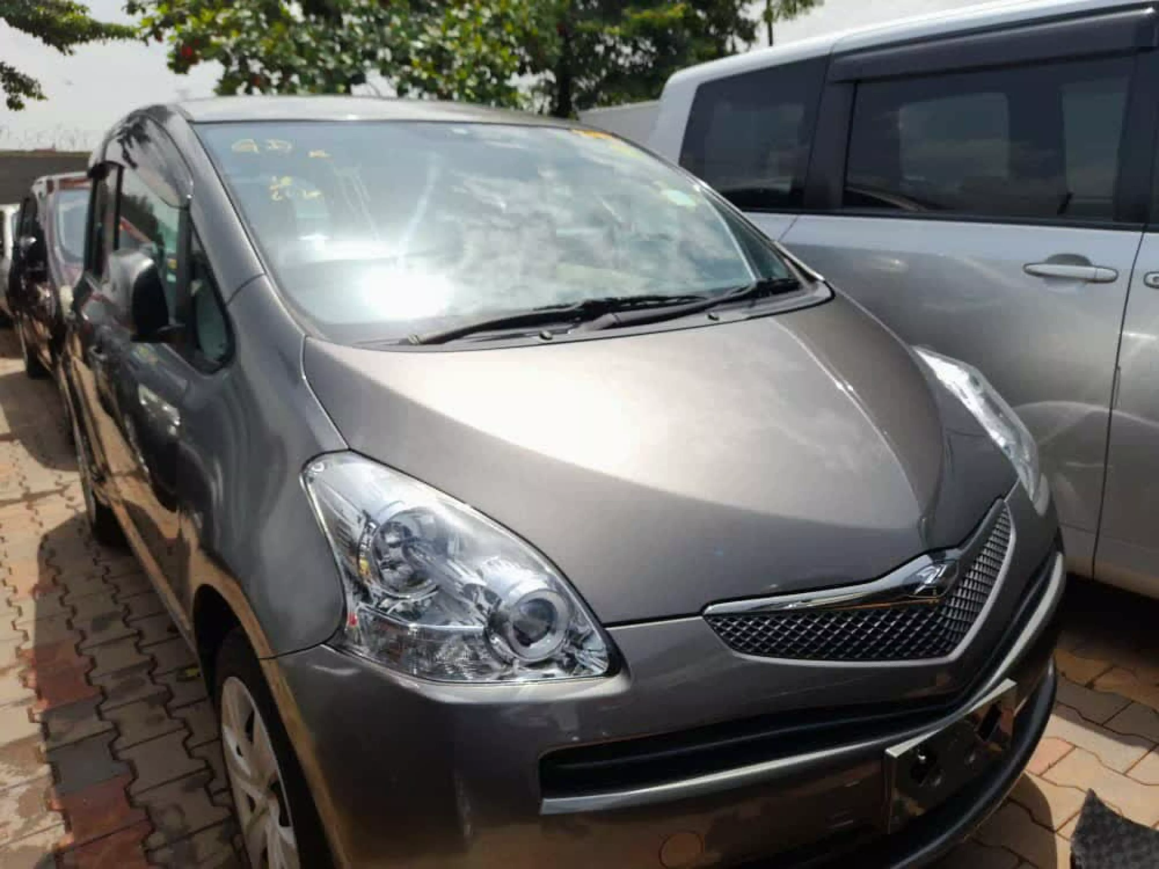 Toyota Ractis - 2008