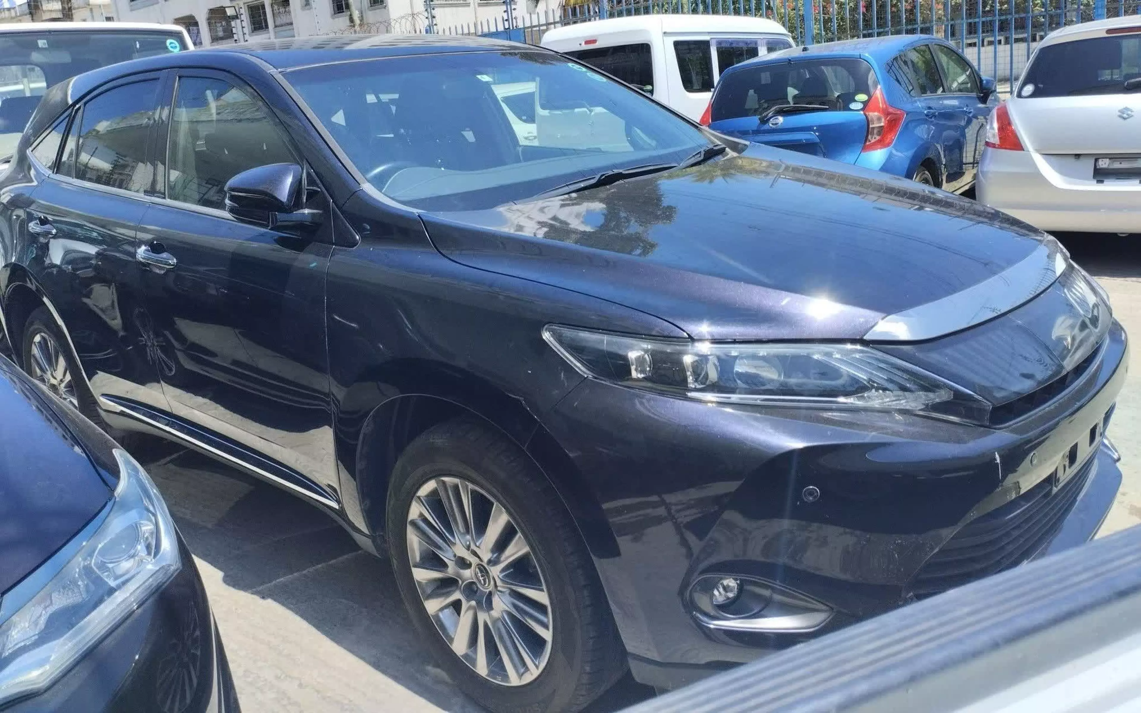 Toyota Harrier - 2016