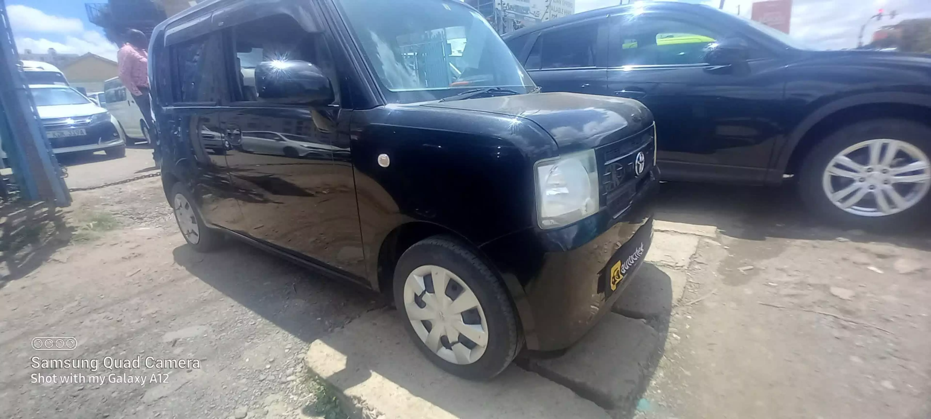 Toyota Pixis  - 2016