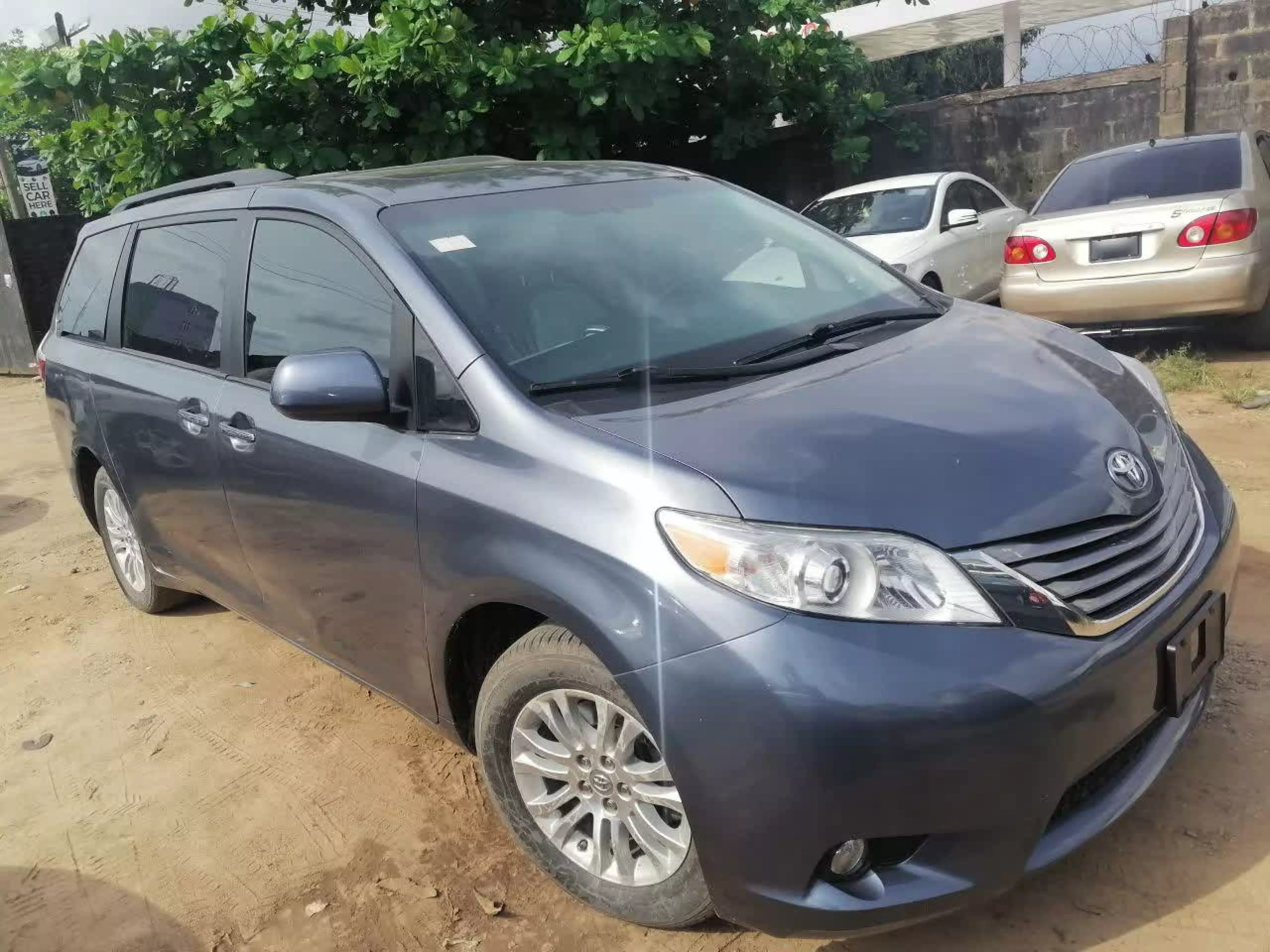 Toyota Sienna - 2016