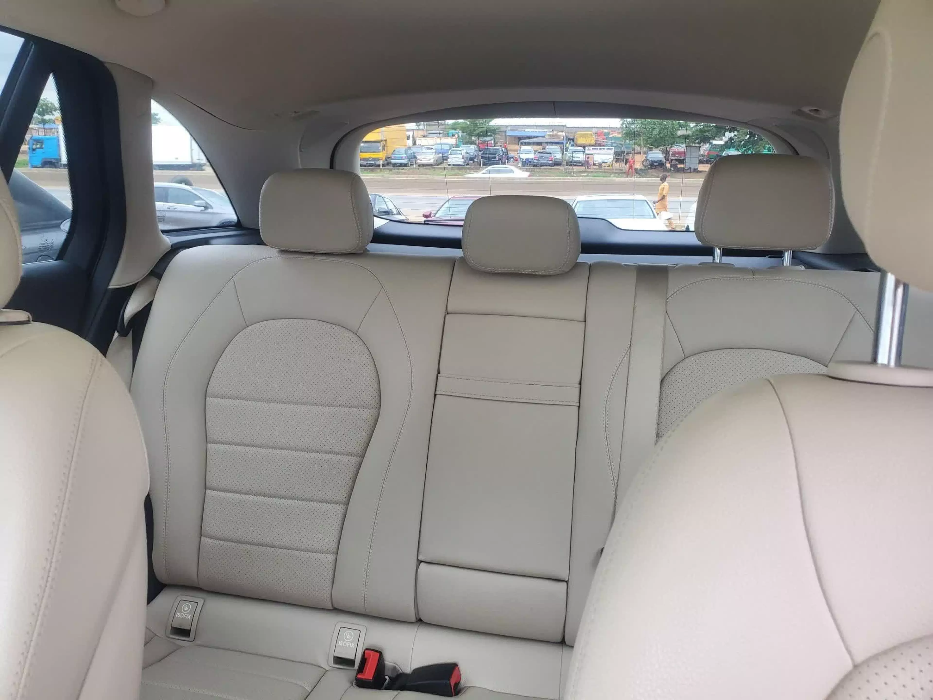 Mercedes-Benz GLC 300   - 2017