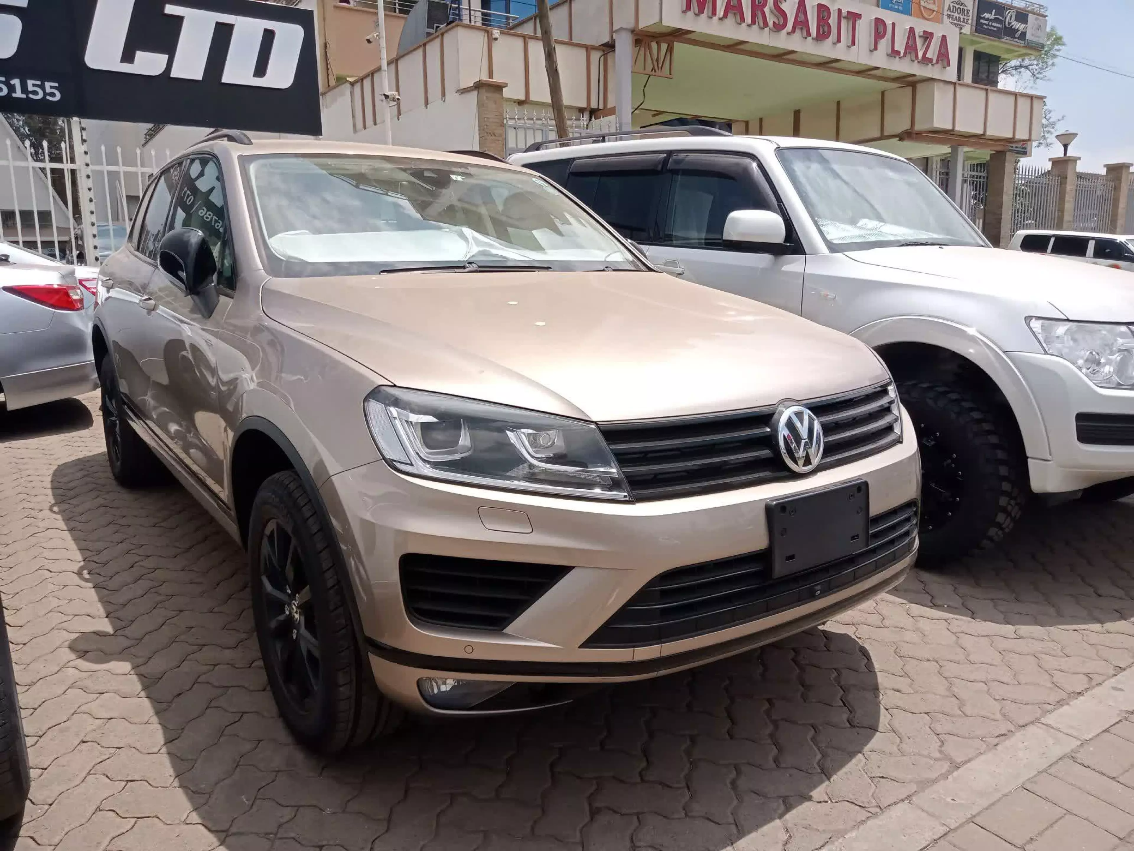 Volkswagen Touareg - 2015