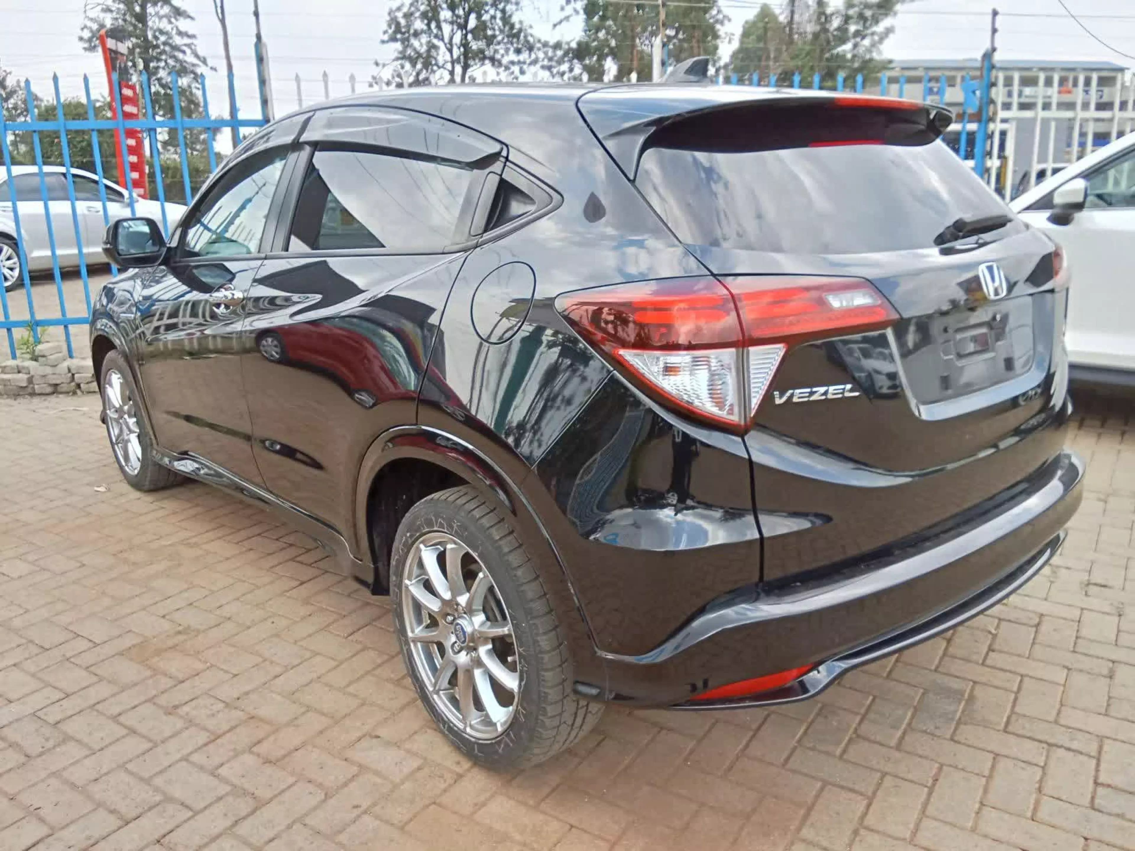 Honda Vezel Hybrid   - 2016