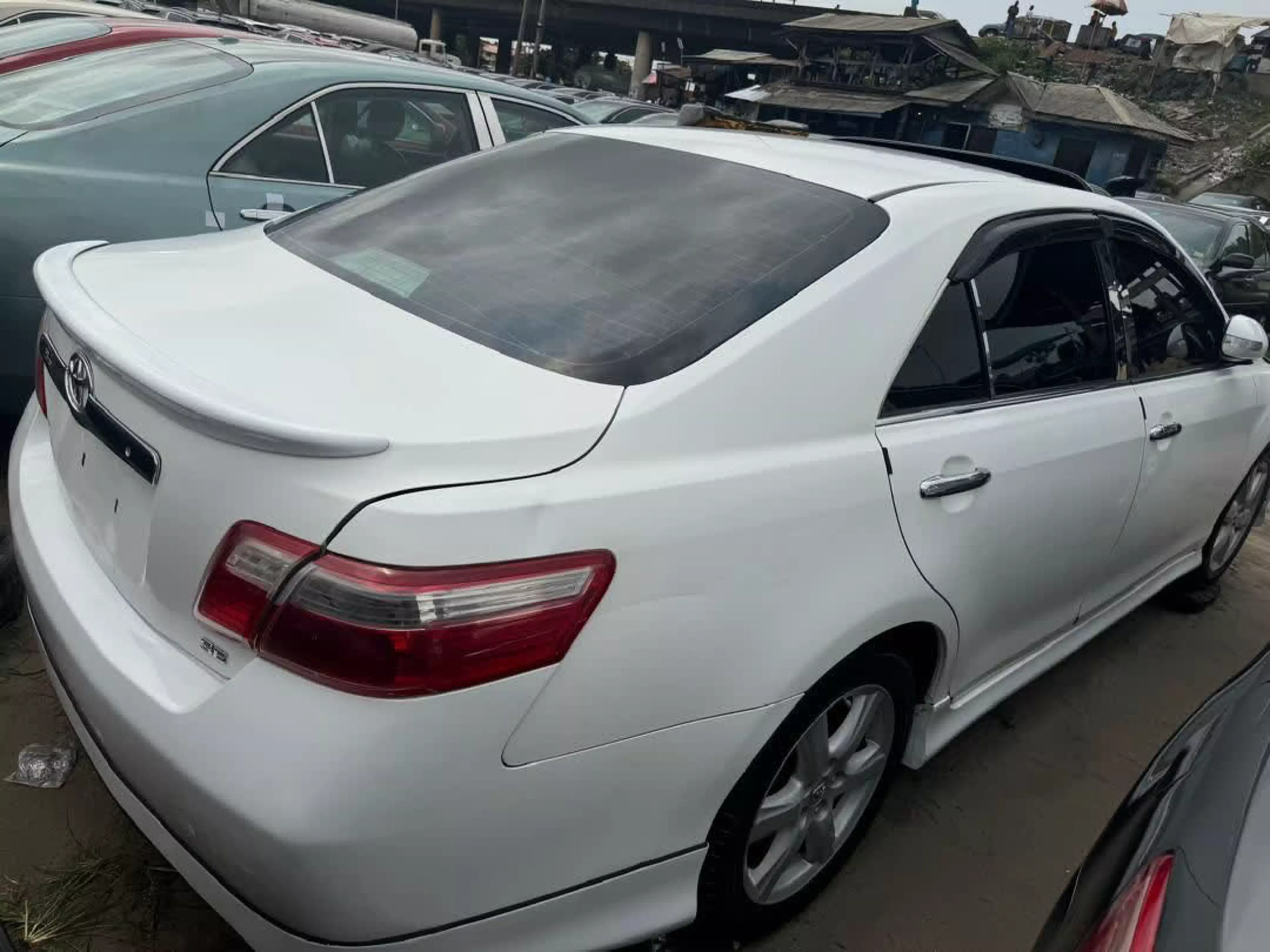Toyota Camry   - 2009