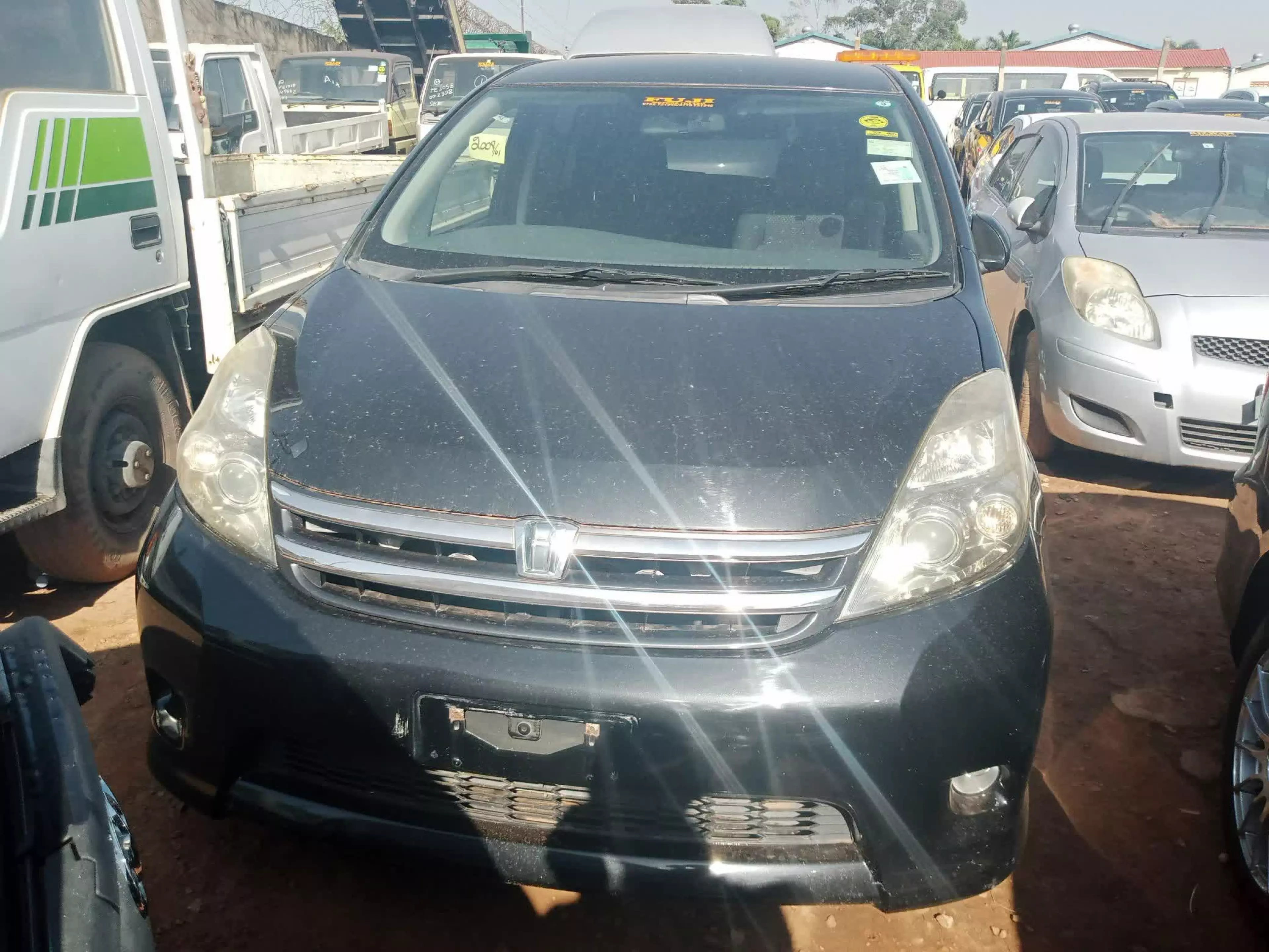 Toyota Isis  - 2009