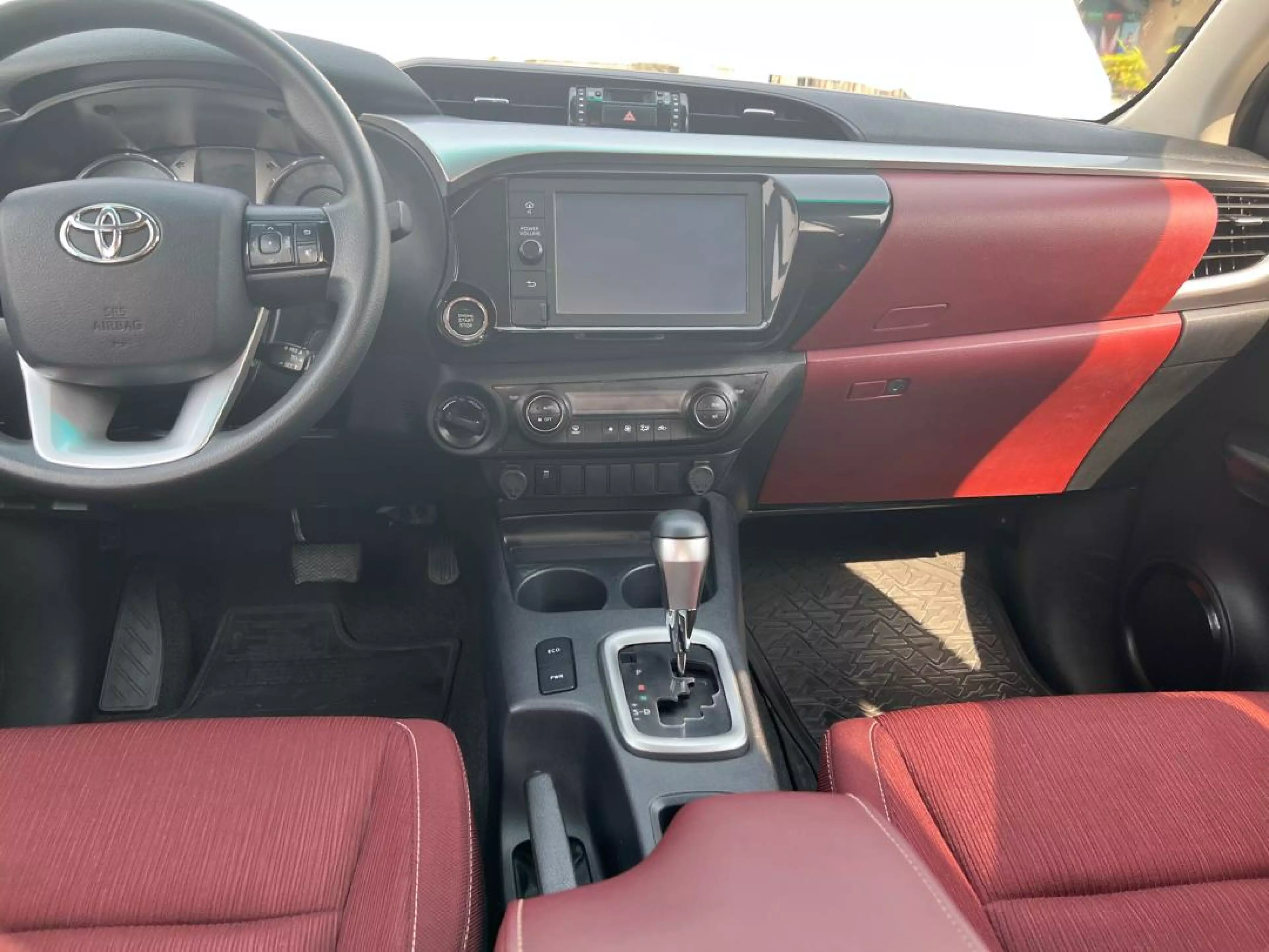 Toyota Hiace   - 2022