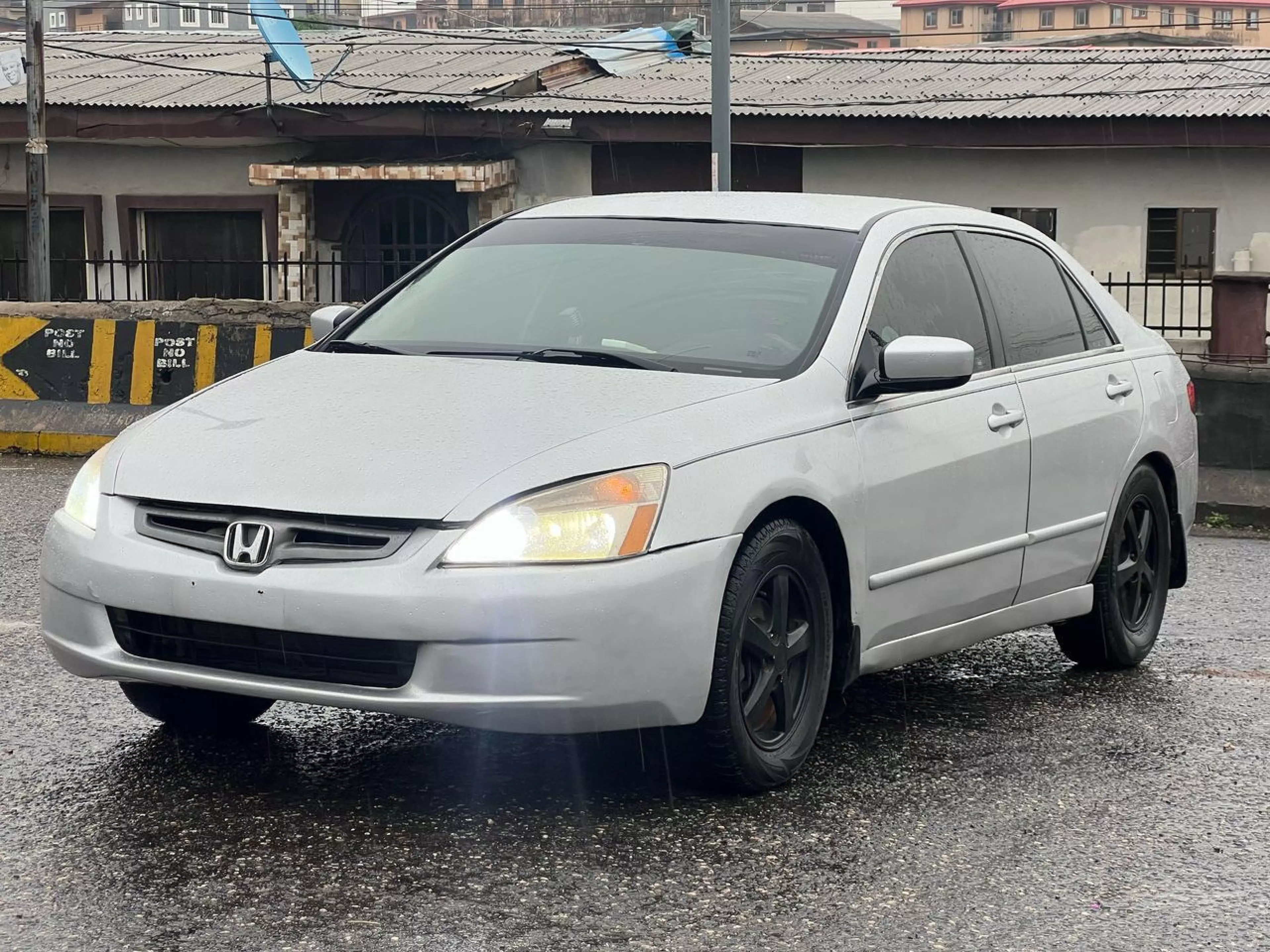 Honda Accord - 2005