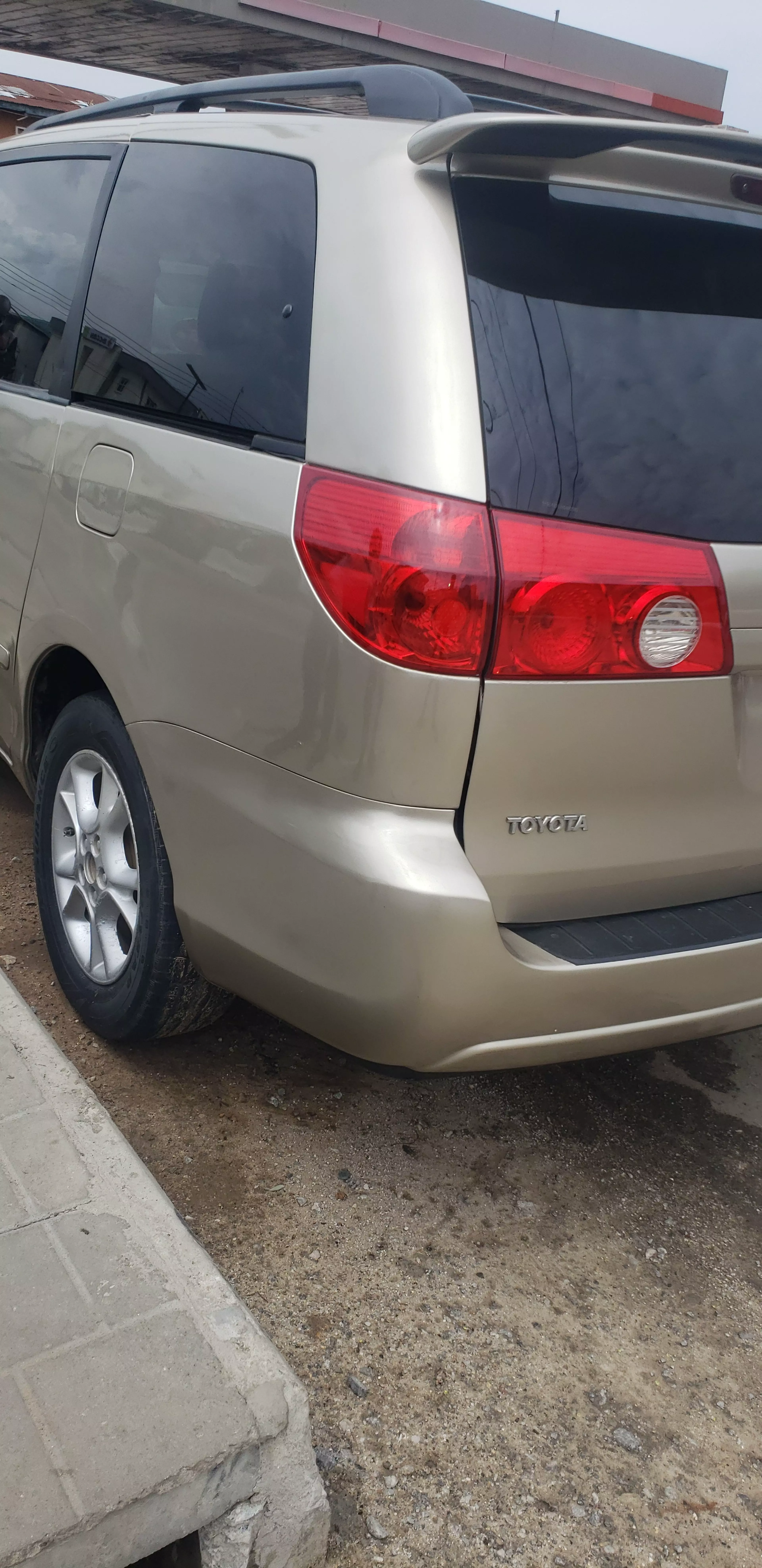 Toyota Sienna   - 2006
