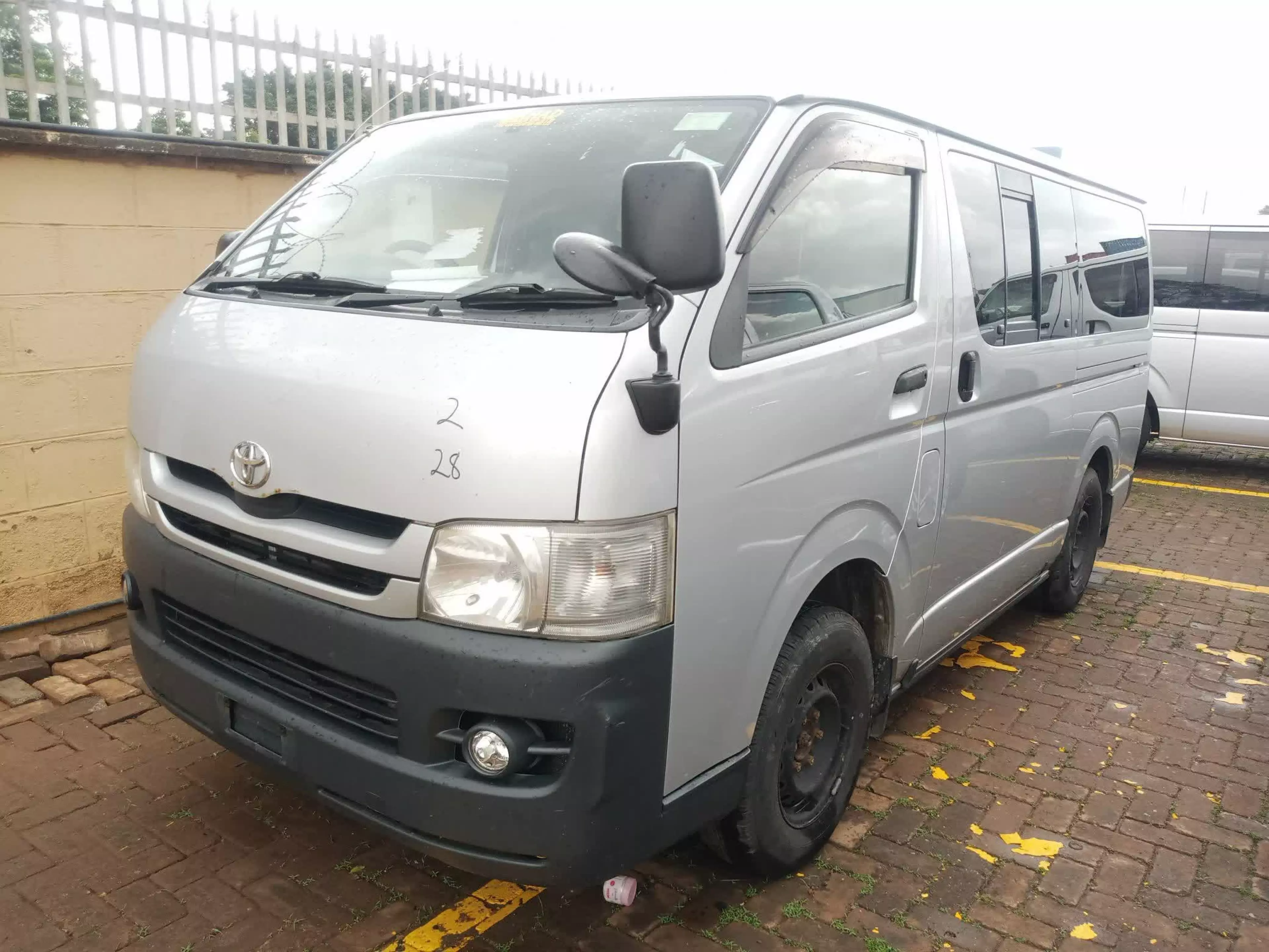 Toyota Hiace - 2010