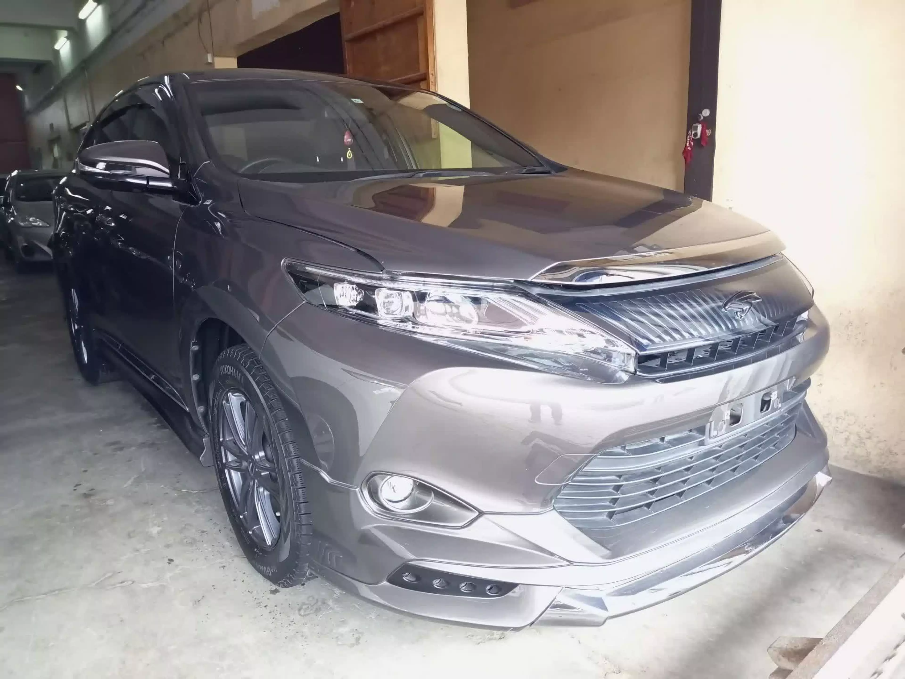 Toyota Harrier - 2015