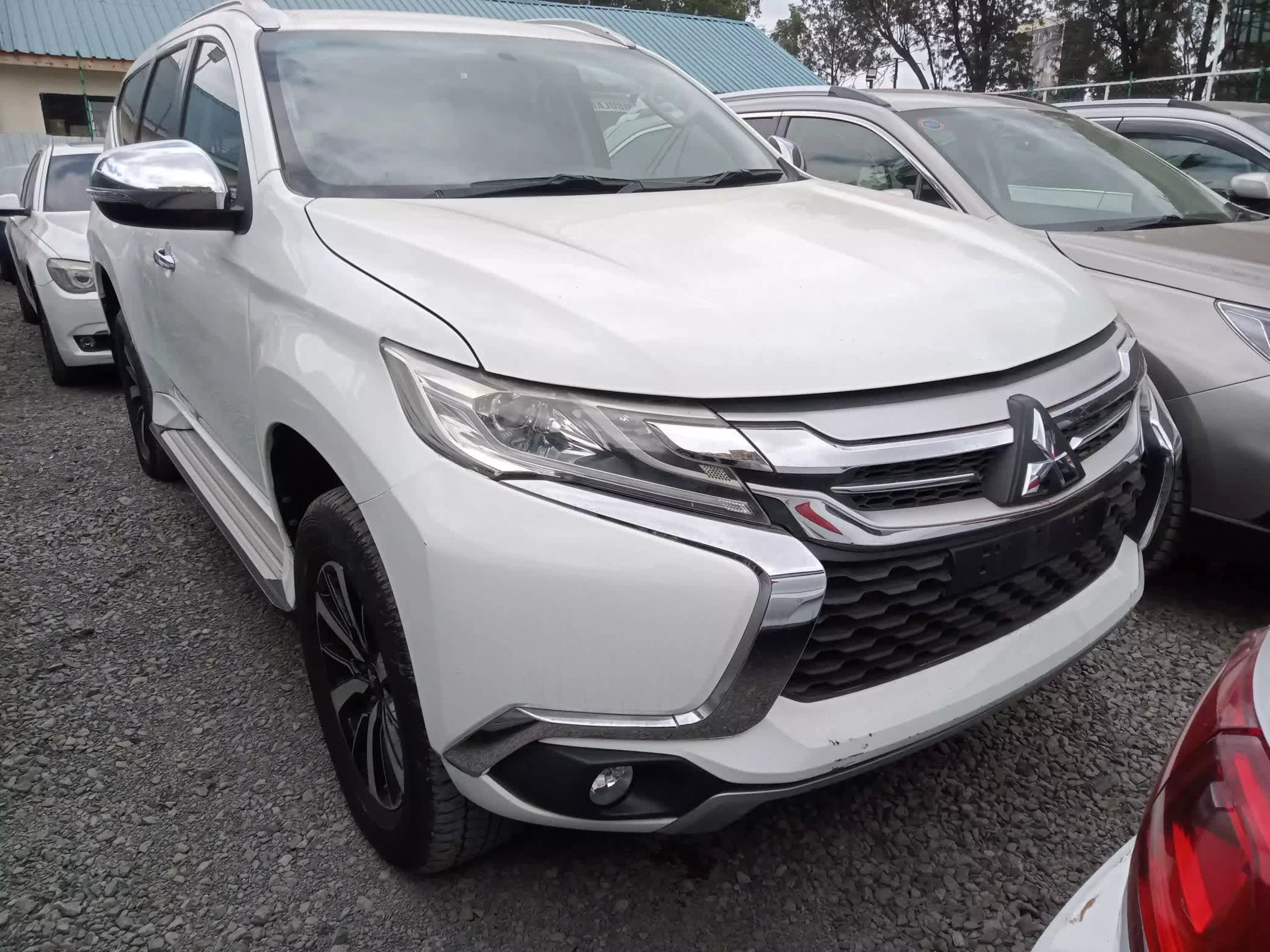 Mitsubishi Pajero Sport - 2015