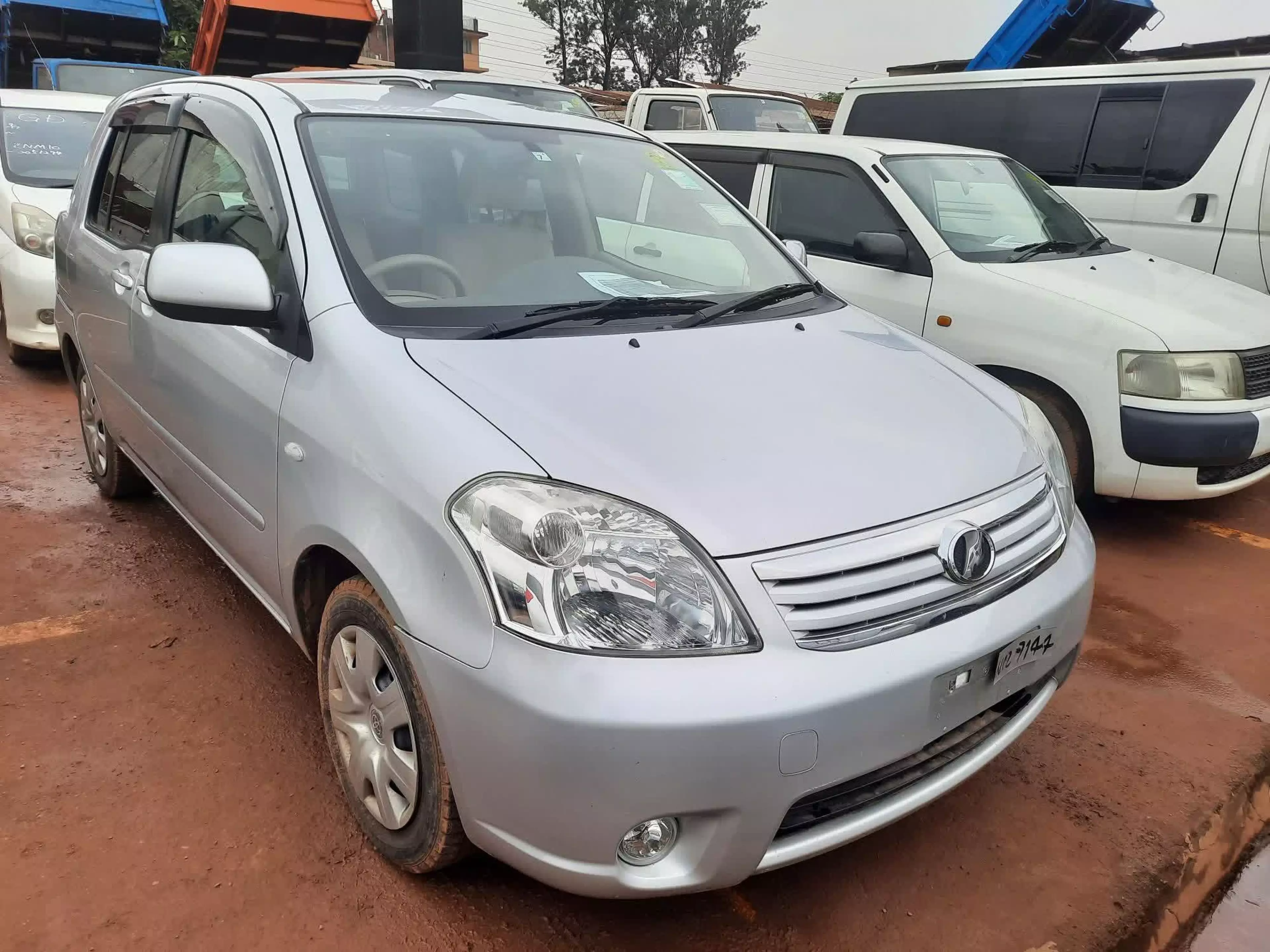 Toyota Raum  - 2008