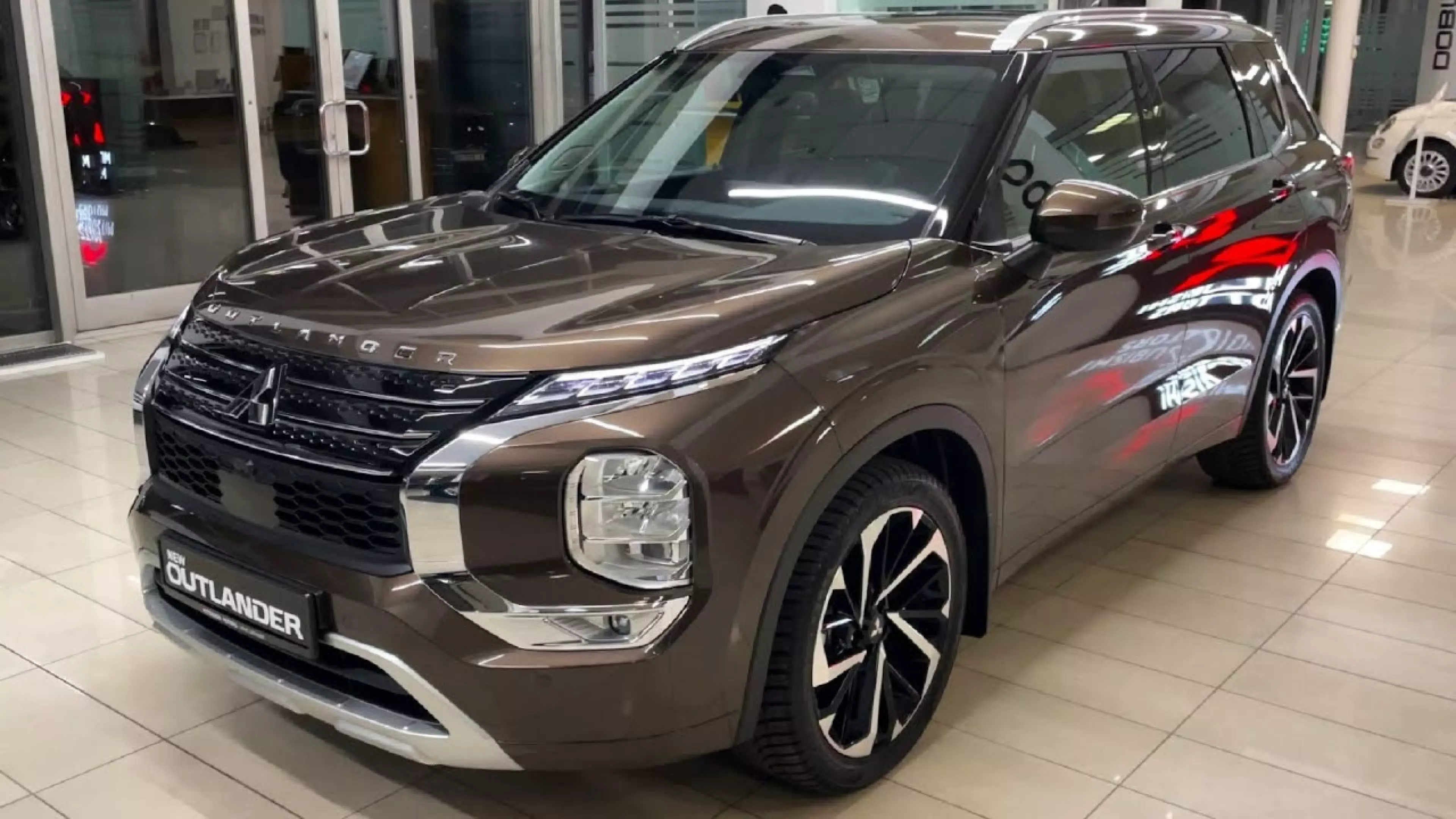 Mitsubishi OUTLANDER   - 2024