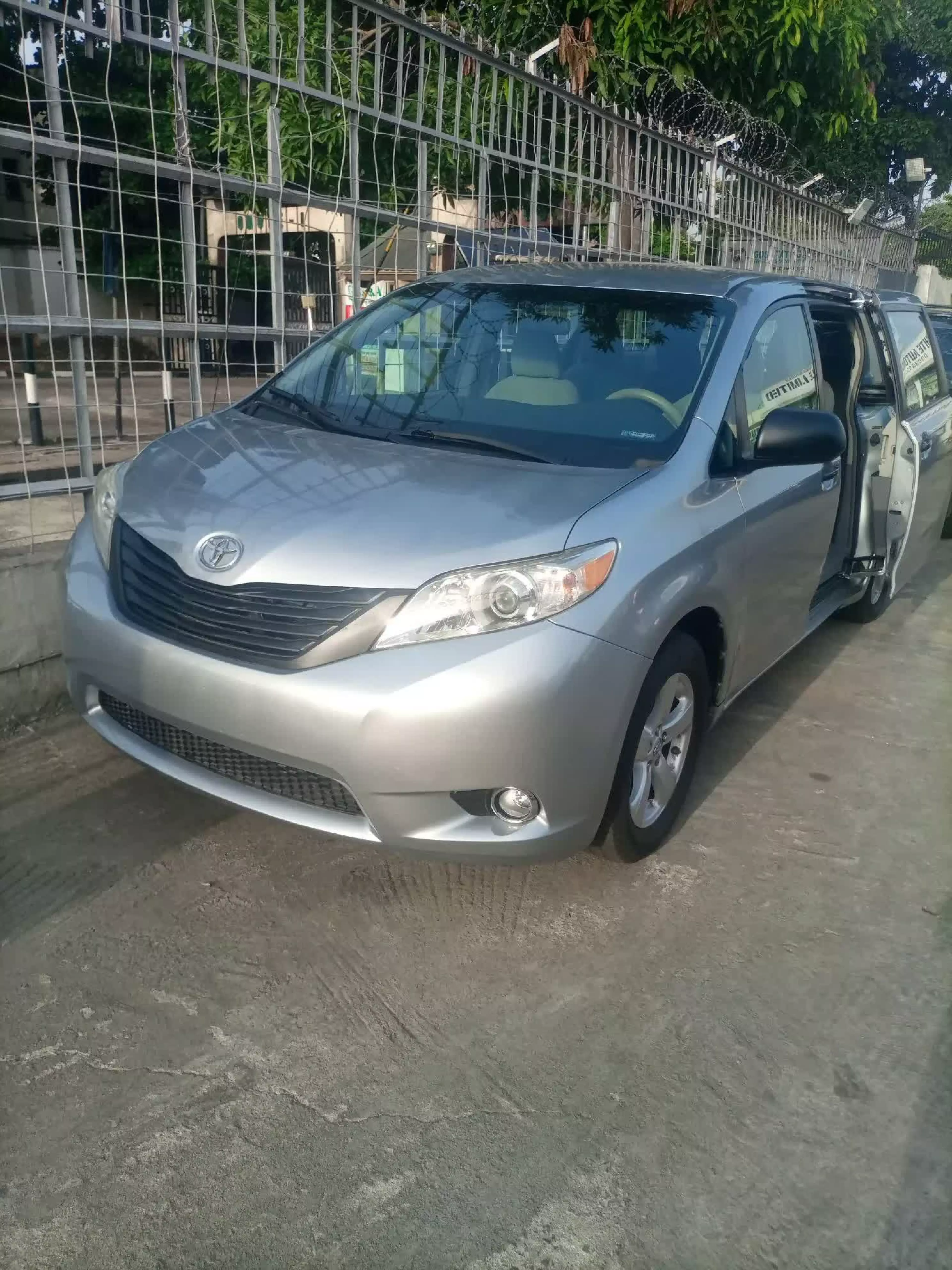Toyota Sienna - 2014