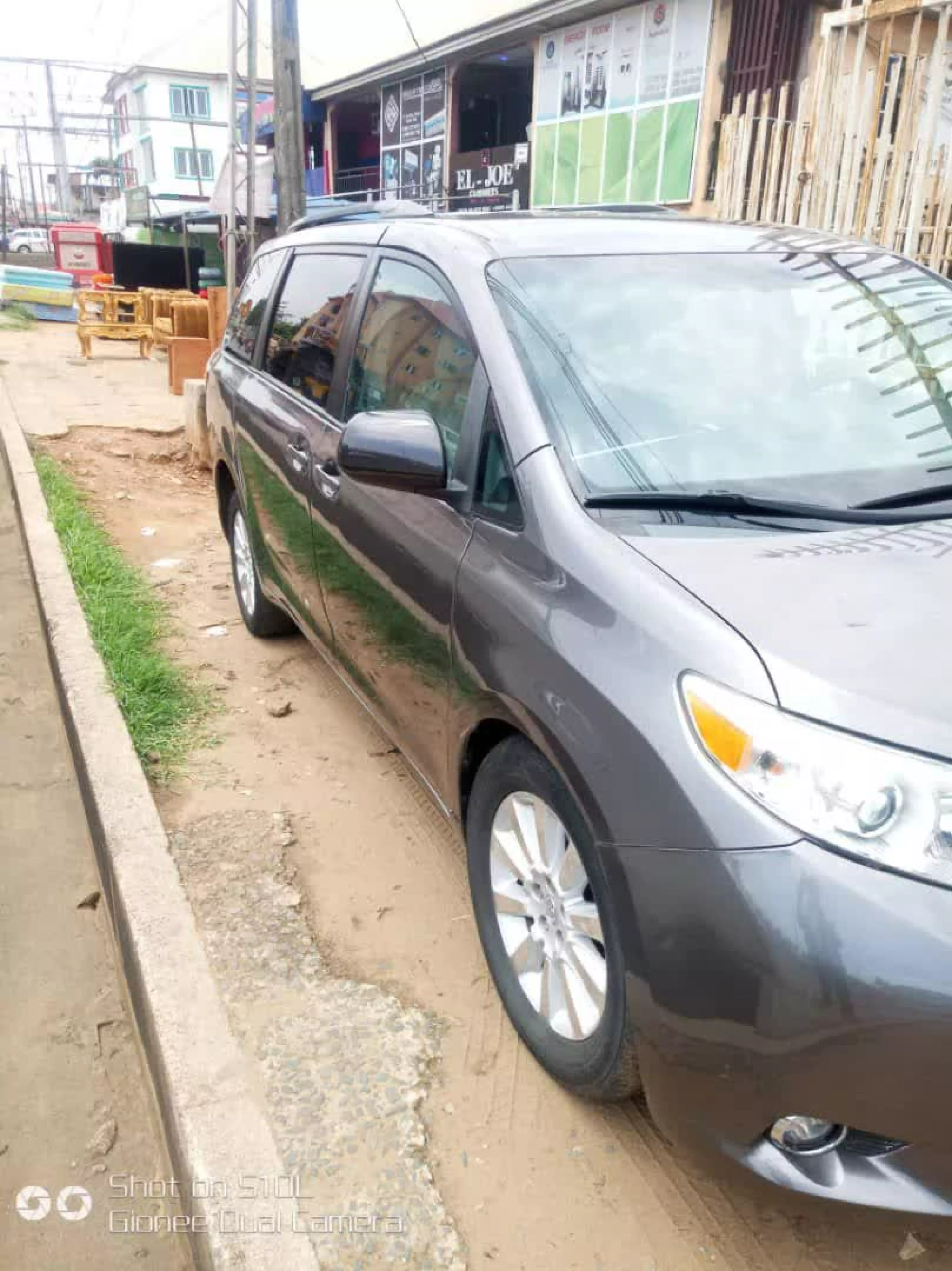 Toyota Sienna - 2015