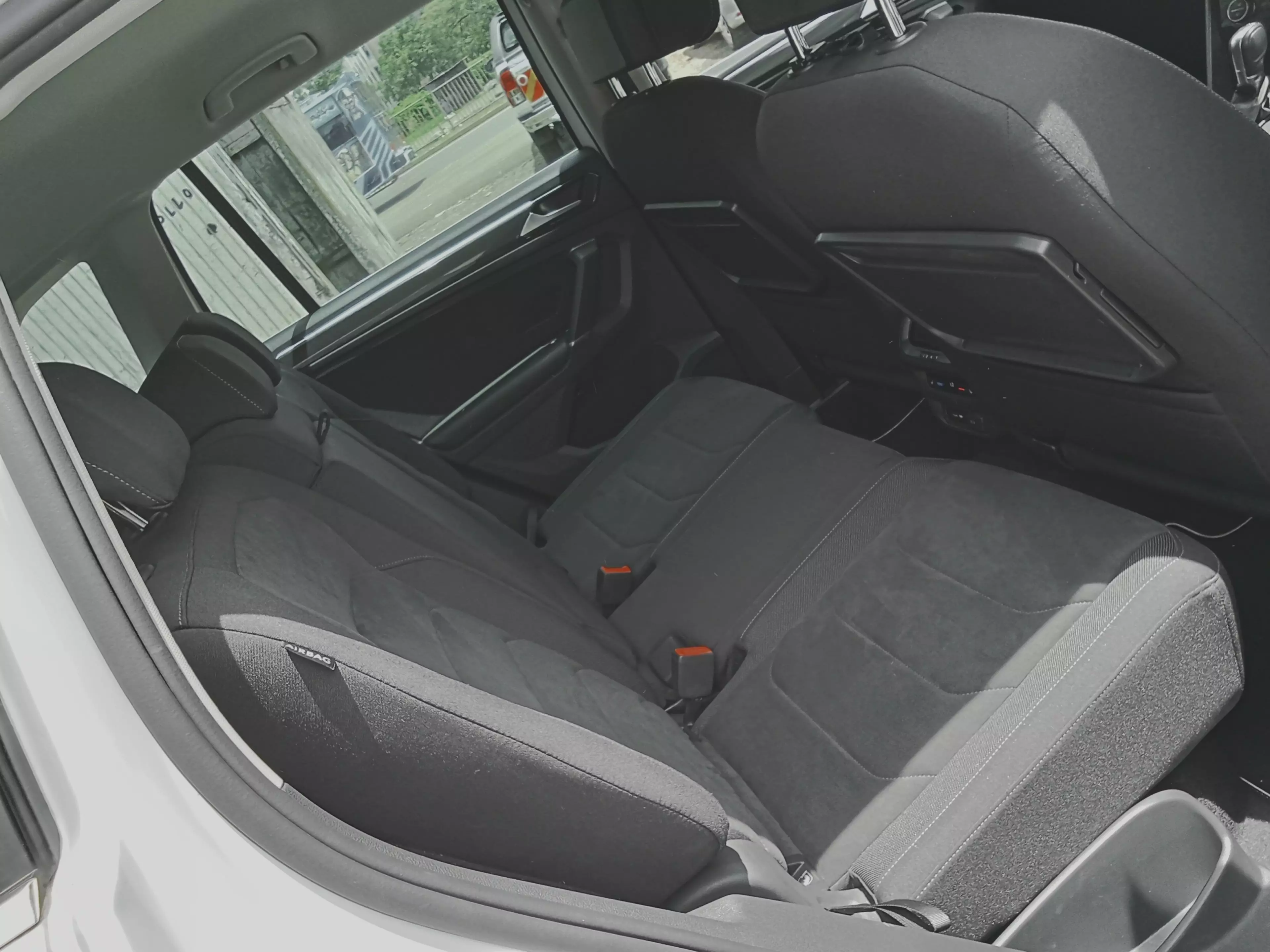 Volkswagen Tiguan   - 2017
