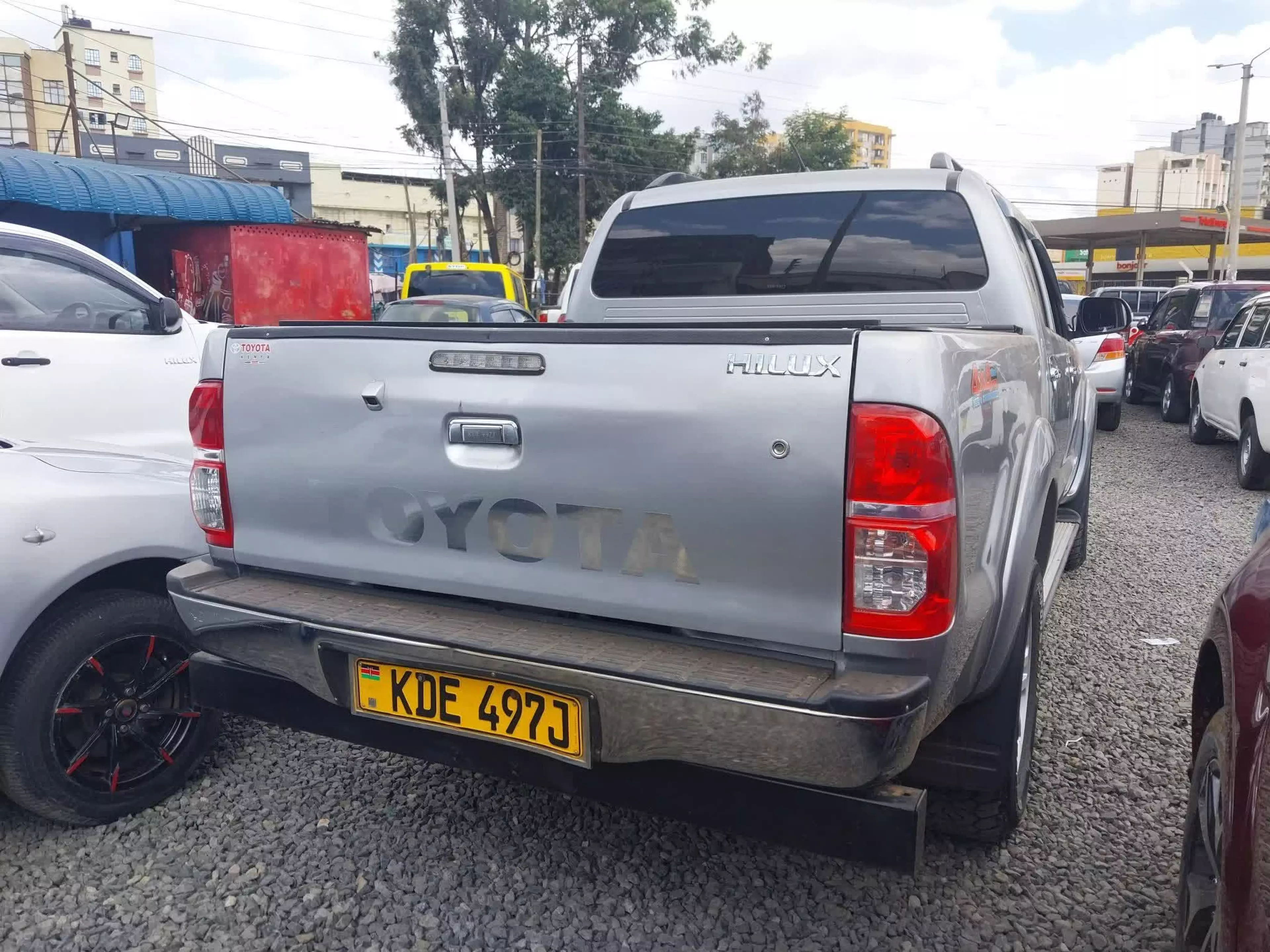 Toyota Hilux   - 2015