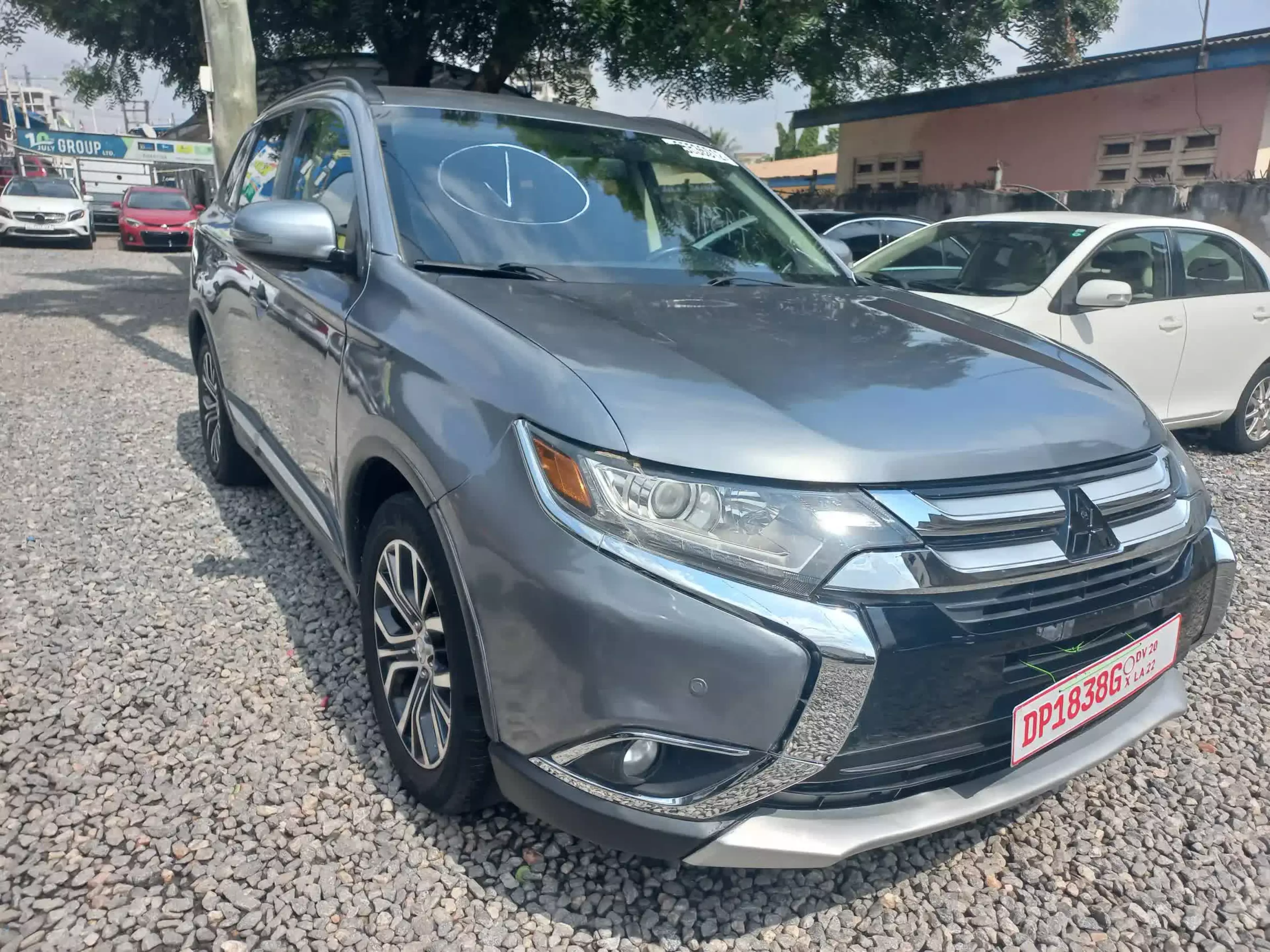 Mitsubishi OUTLANDER - 2016