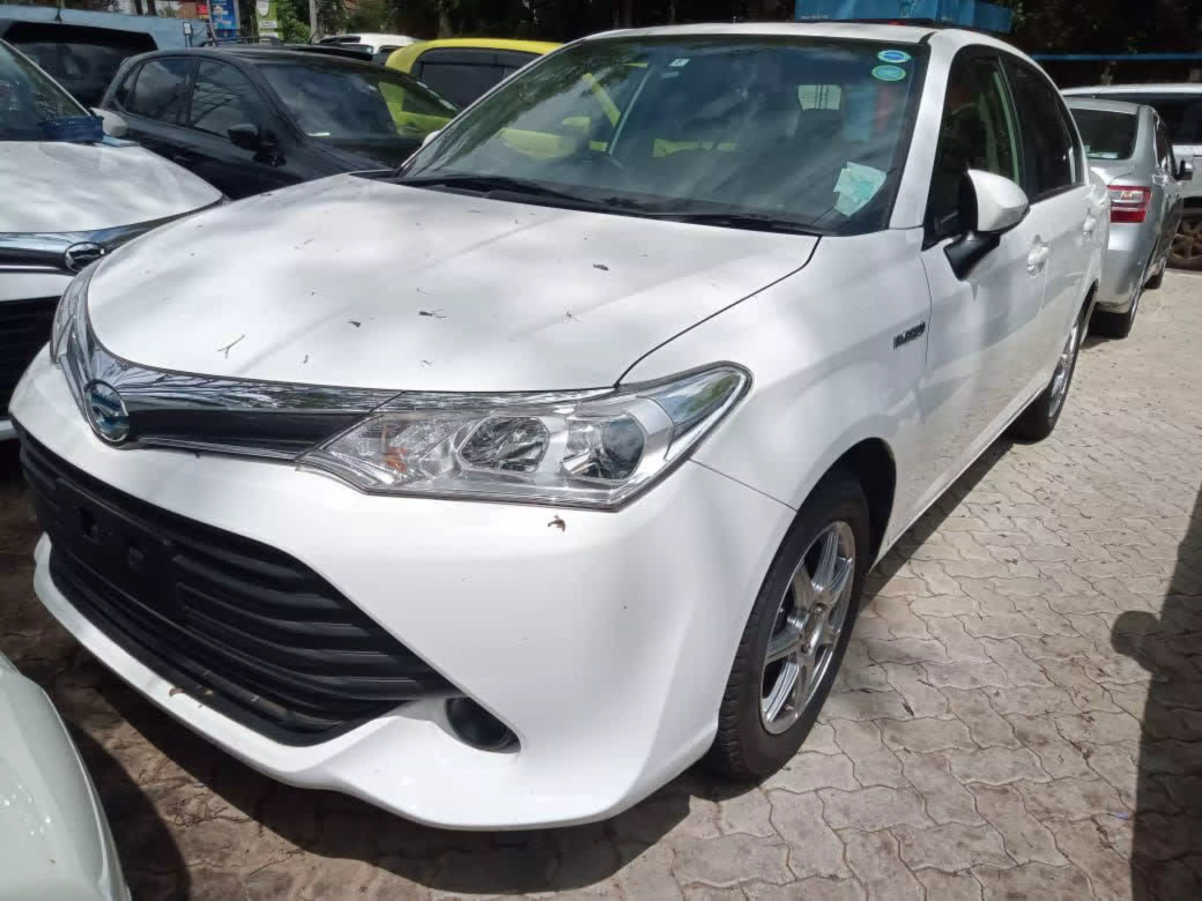 Toyota Axio hybrid  - 2016