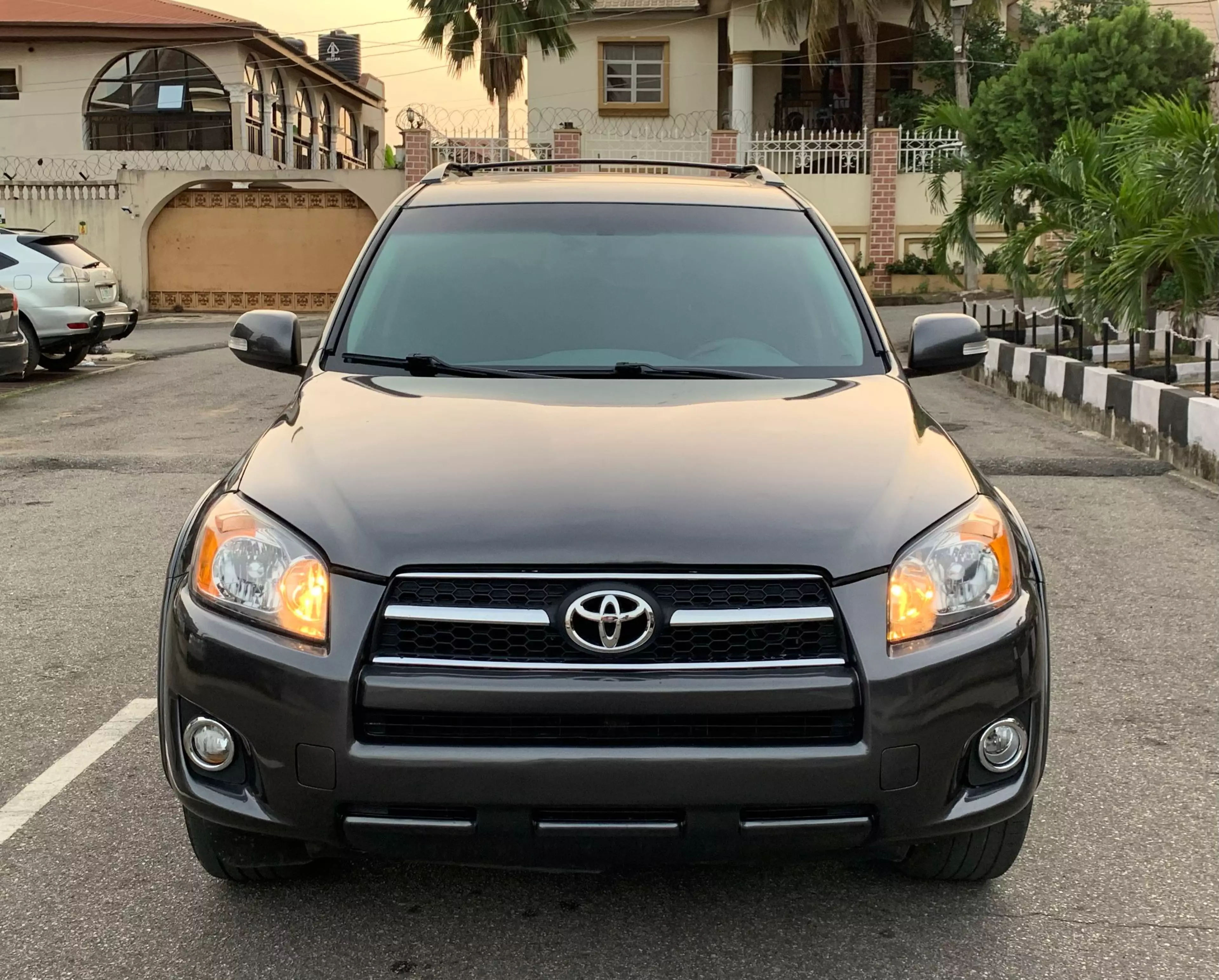 Toyota RAV4 - 2010