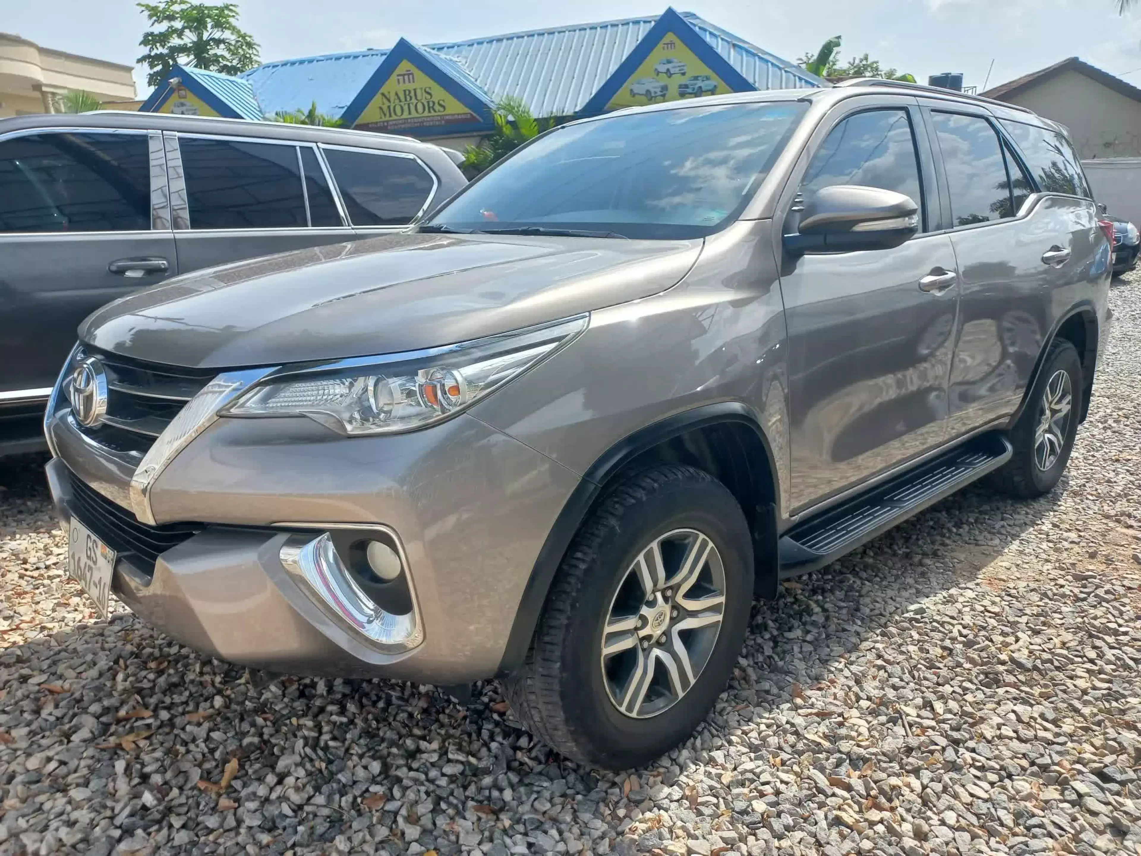 Toyota Fortuner - 2016