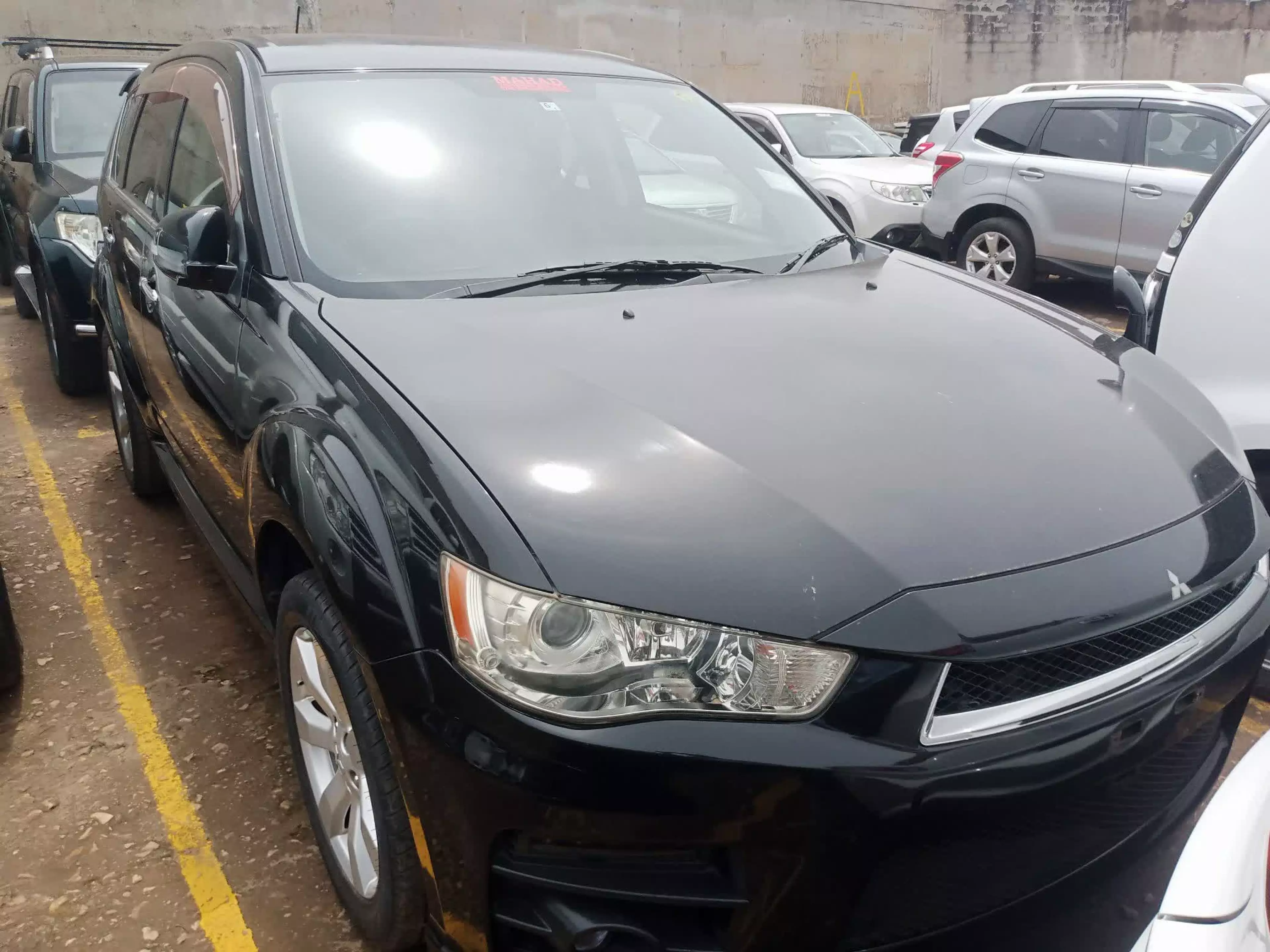 Mitsubishi OUTLANDER - 2010