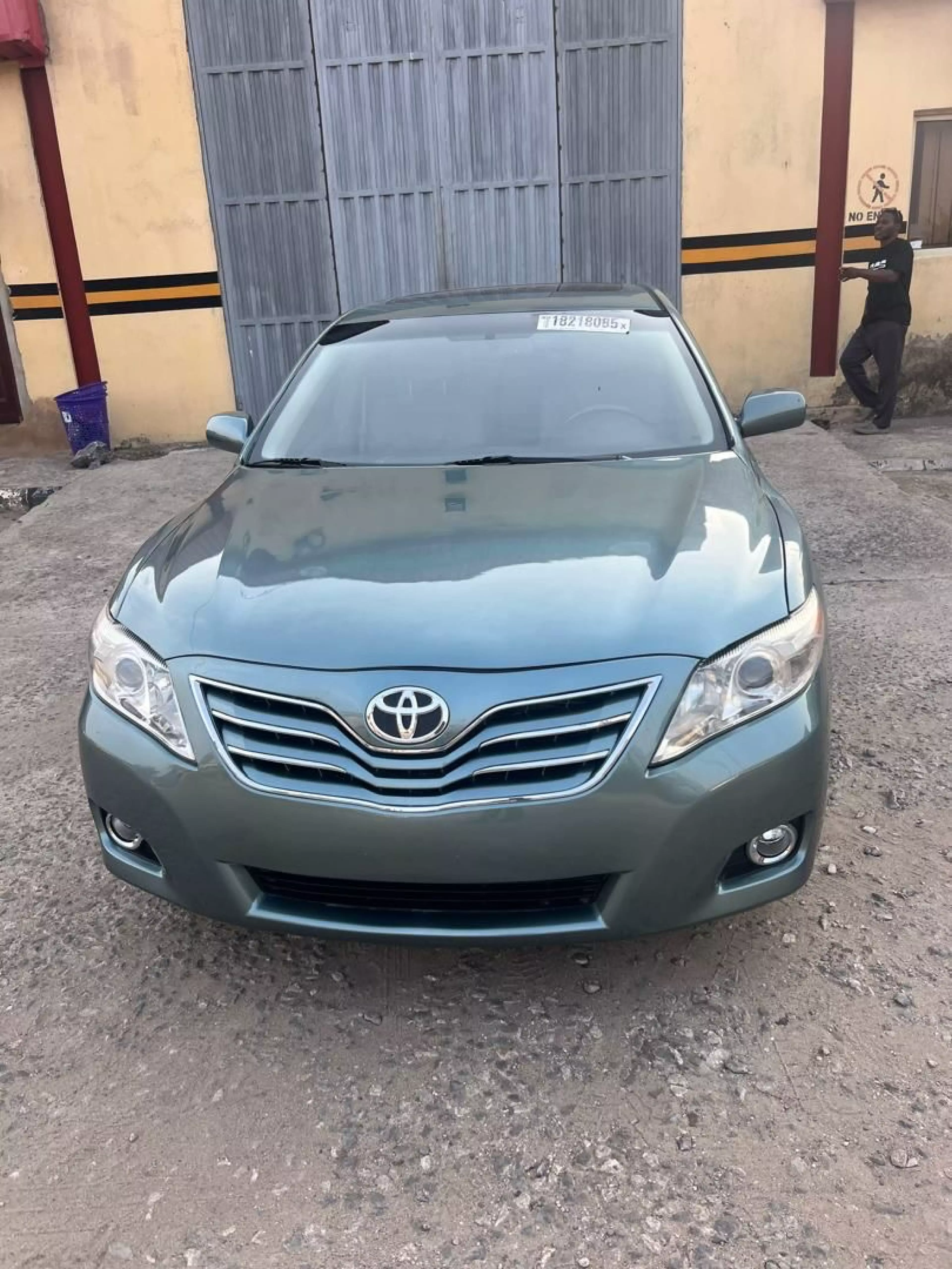 Toyota Camry   - 2011