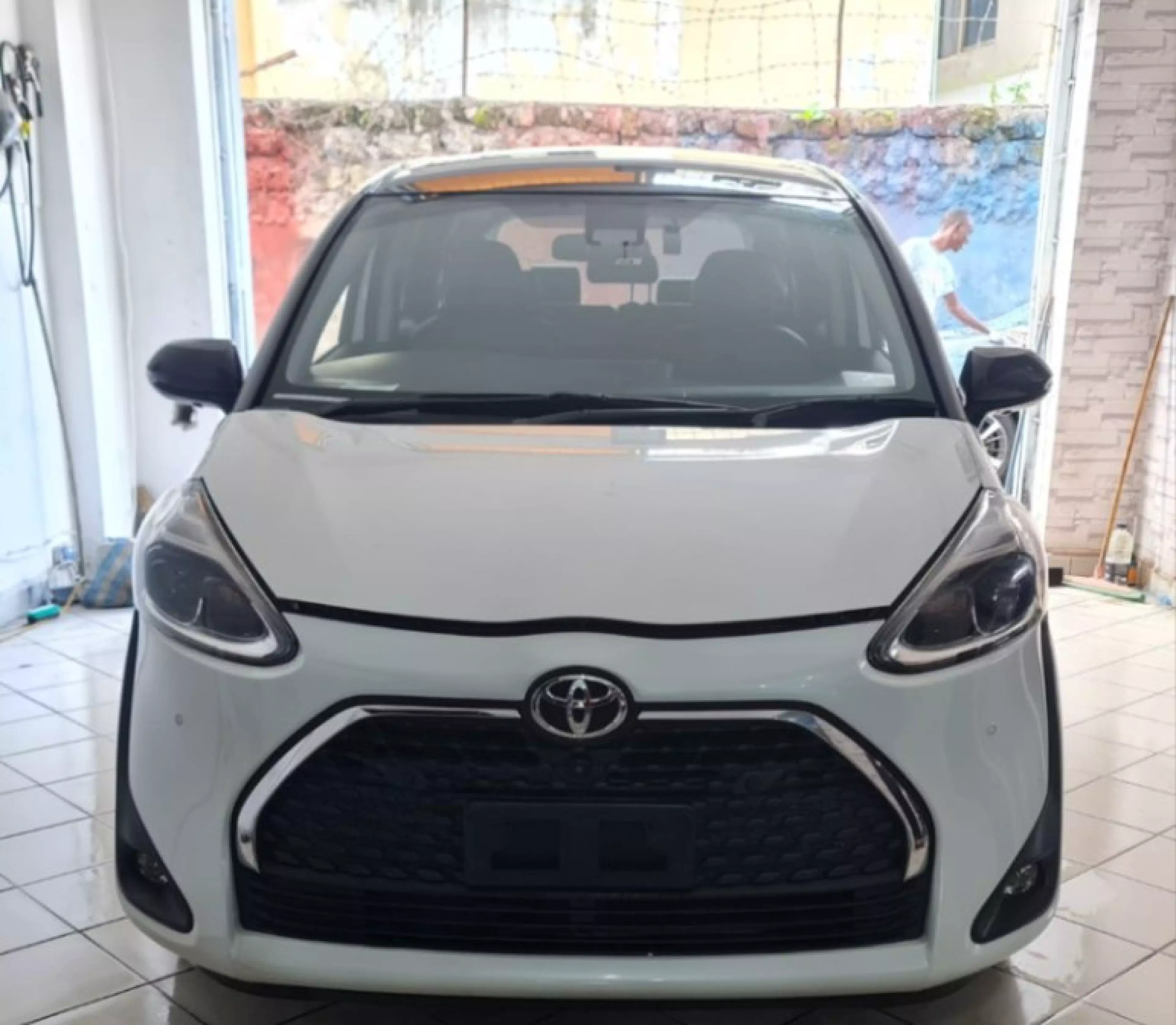 Toyota Sienta - 2018