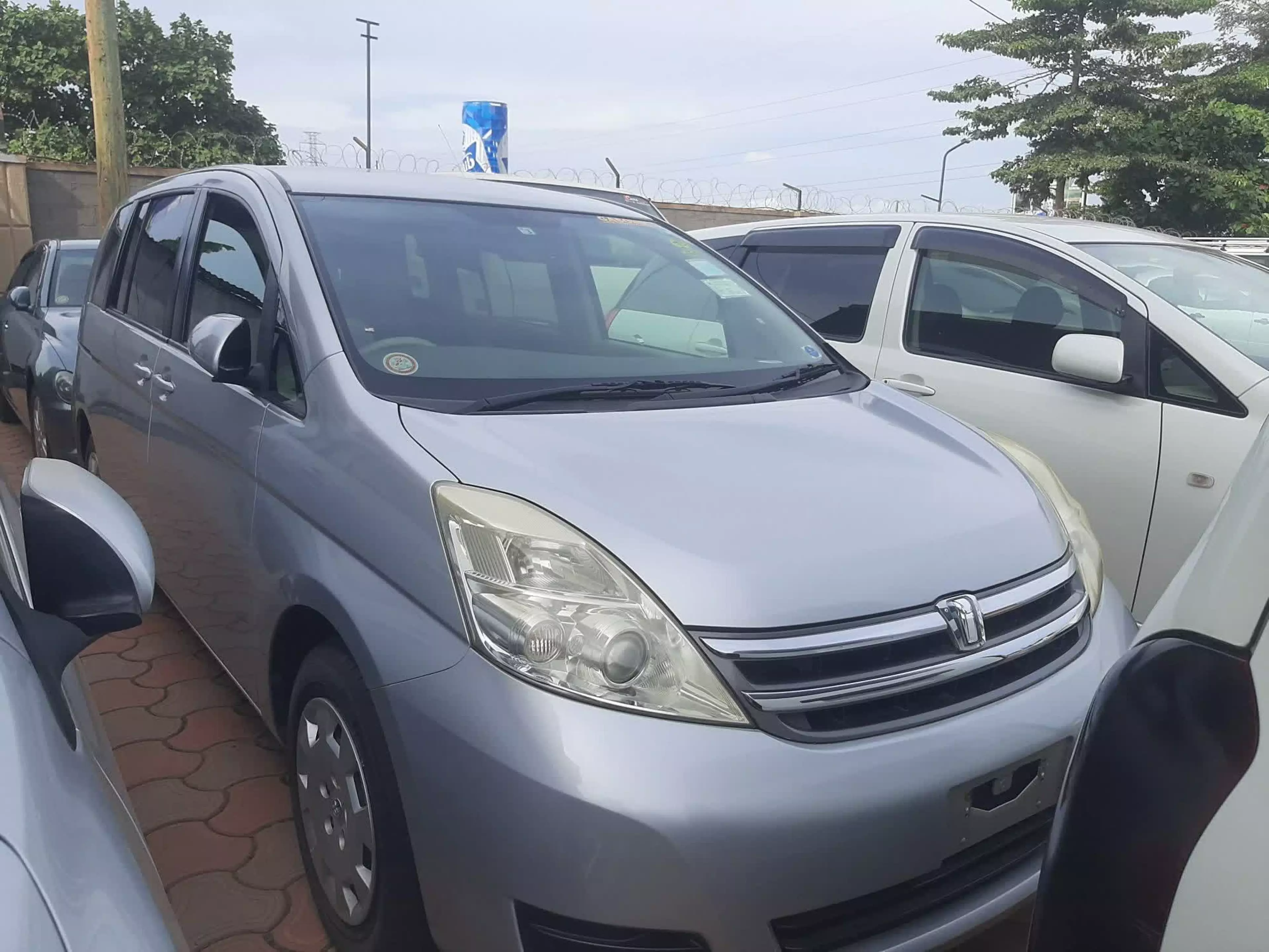 Toyota Isis  - 2007