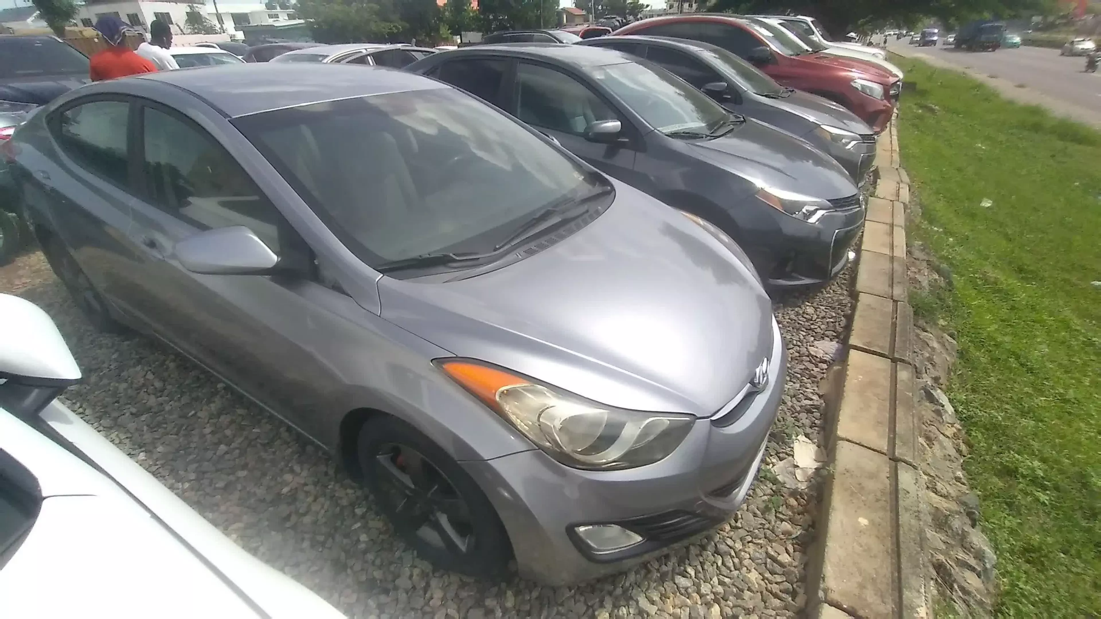 Hyundai Elantra - 2012