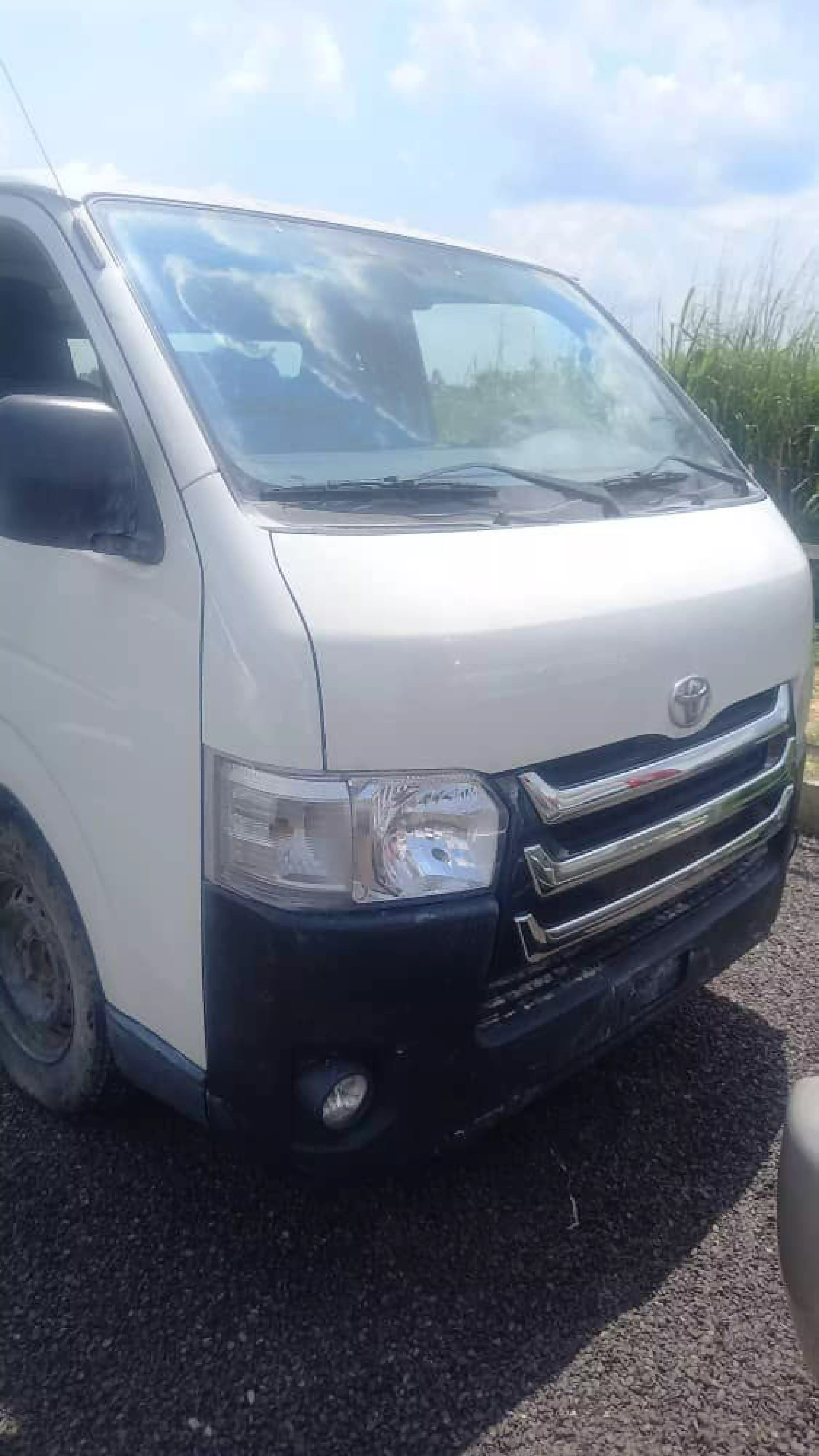 Toyota Hiace - 2011