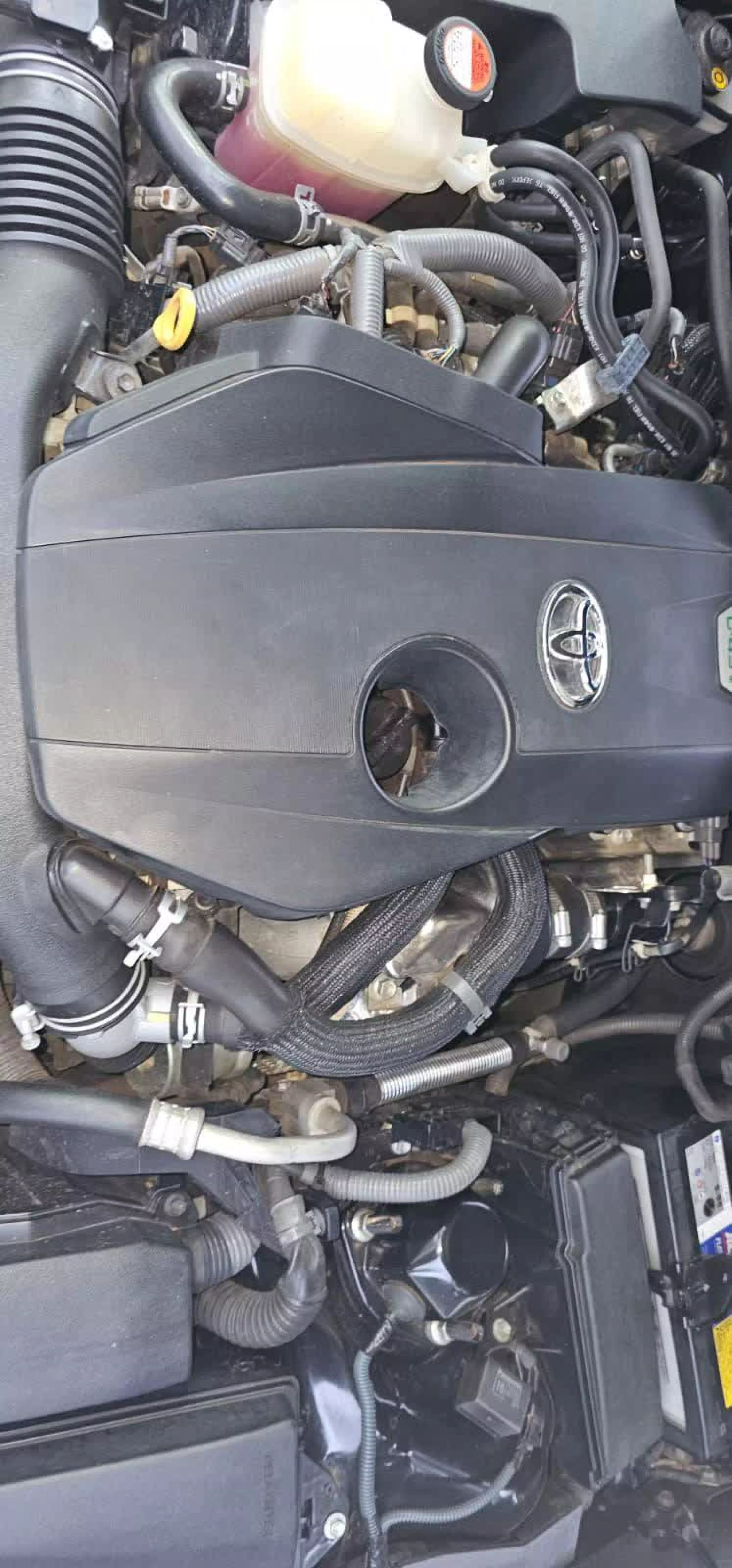 Toyota Crown Athlete    - 2015