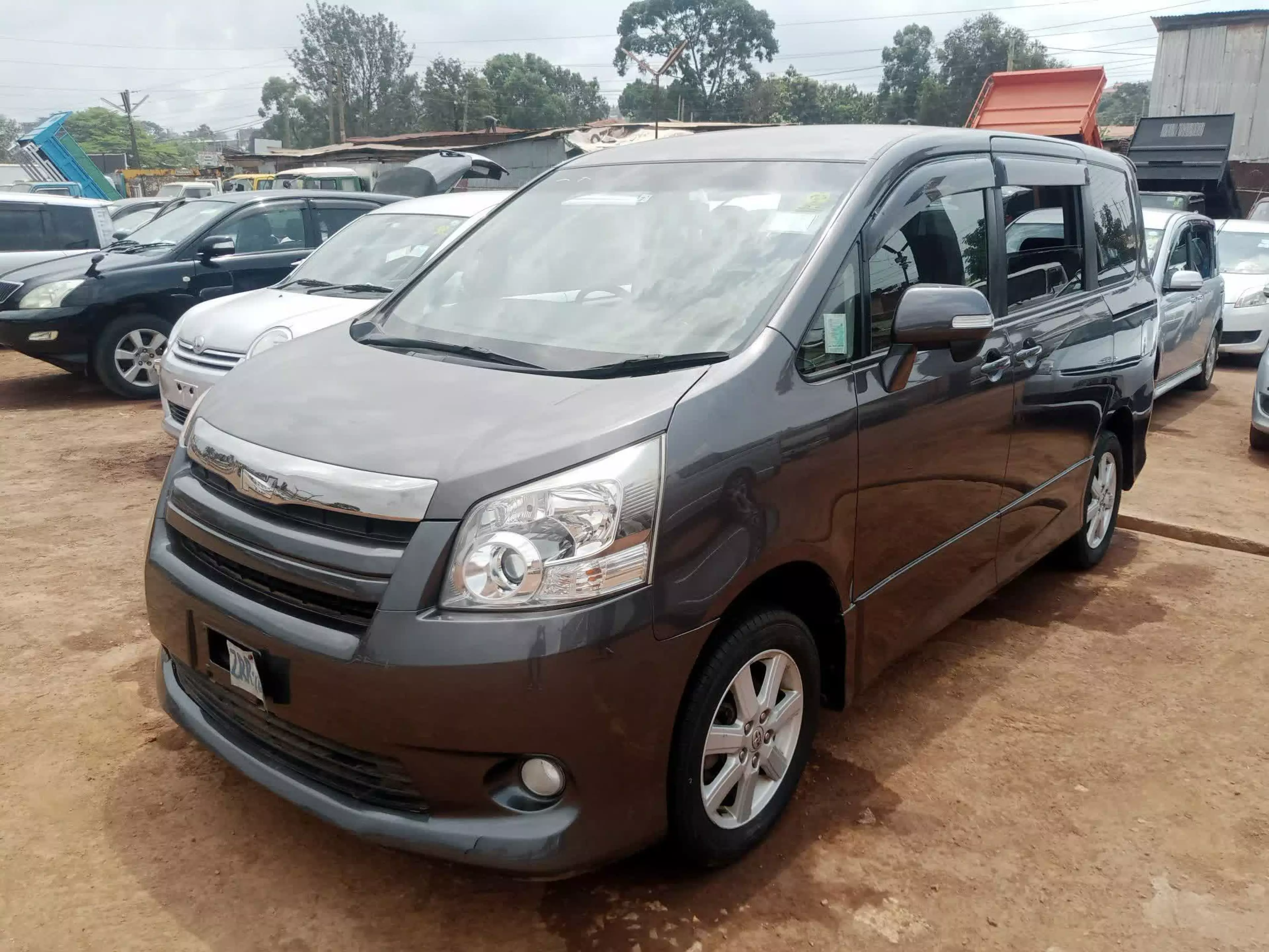 Toyota Noah - 2007