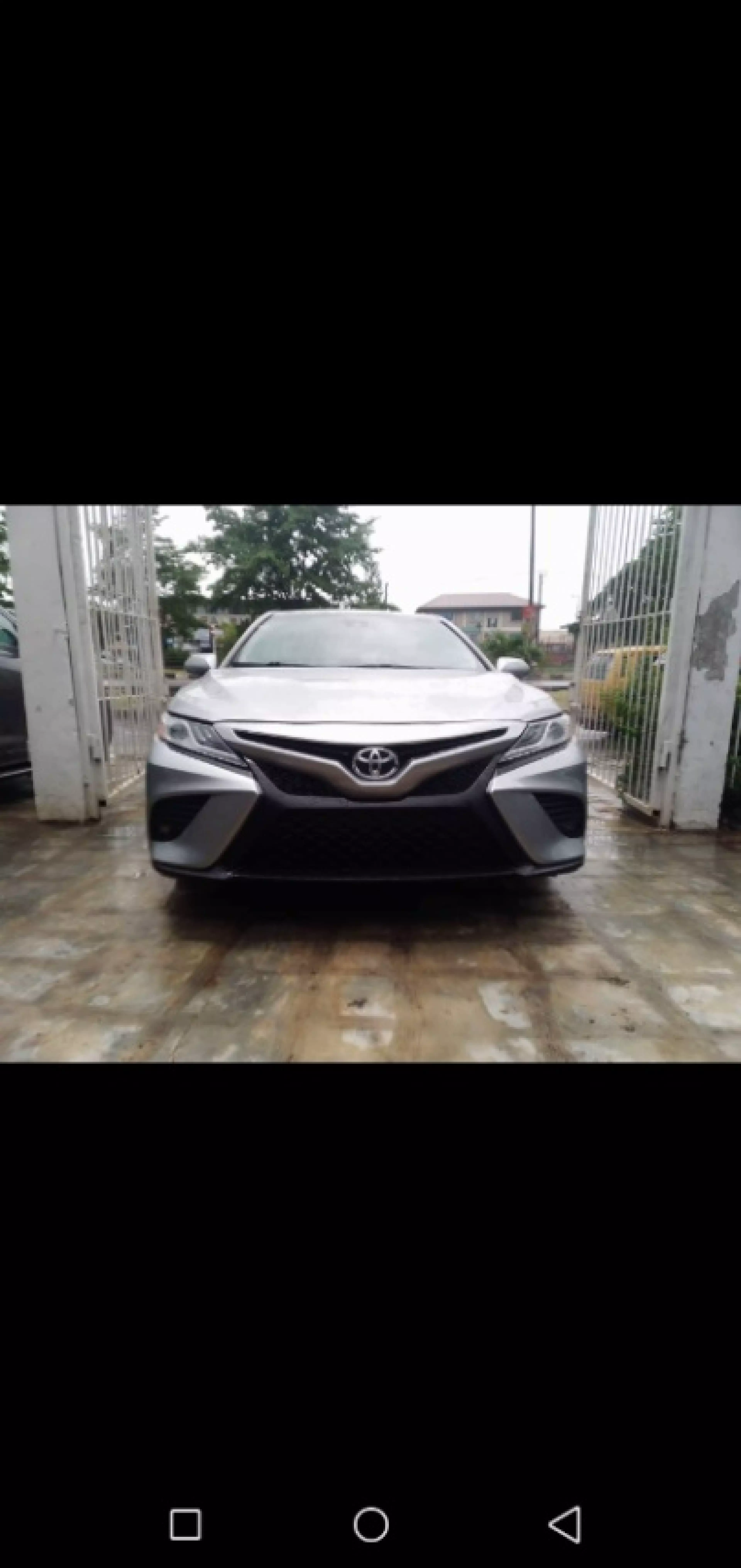 Toyota camry - 2019