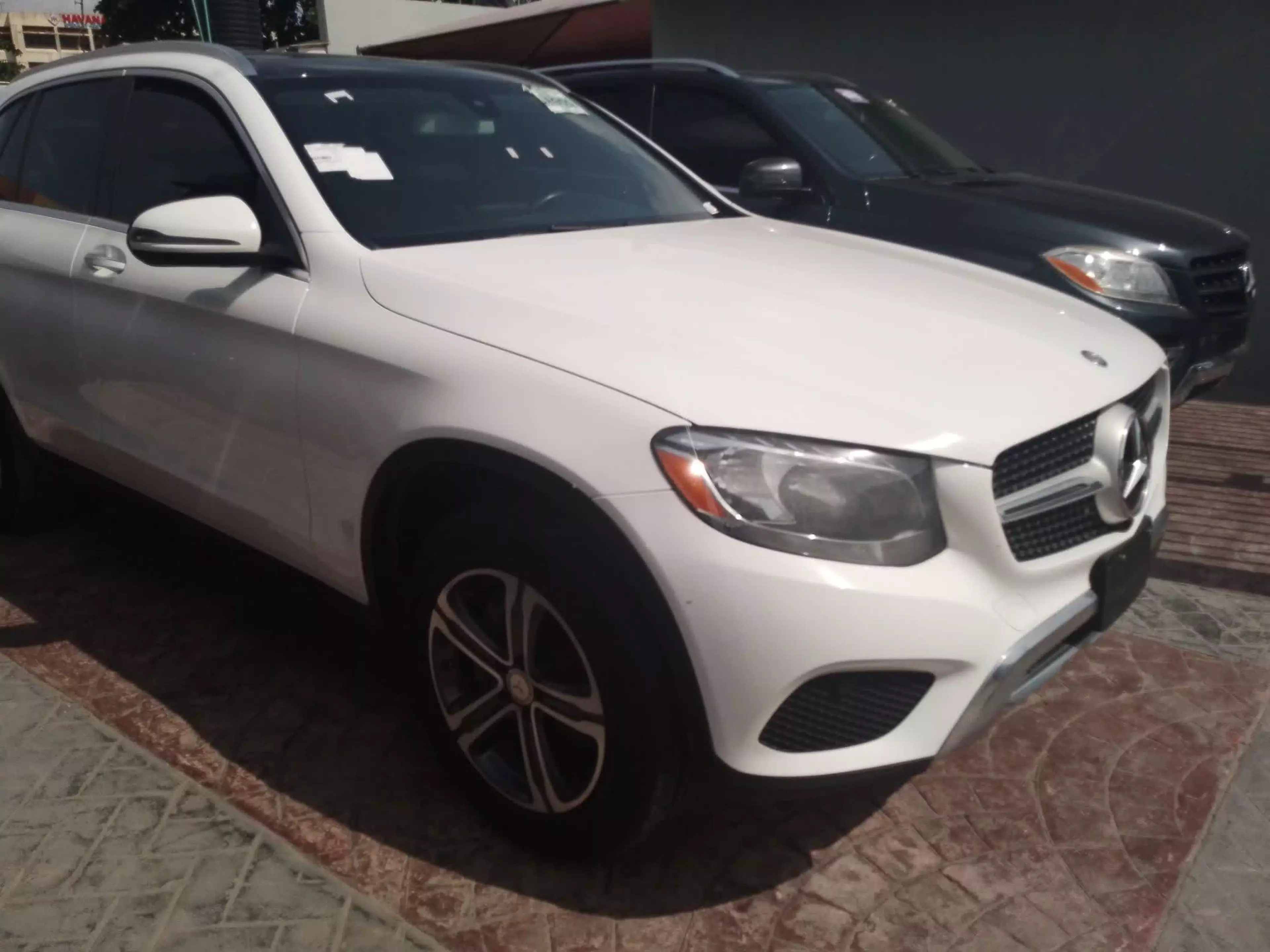 Mercedes-Benz GLC 300   - 2017