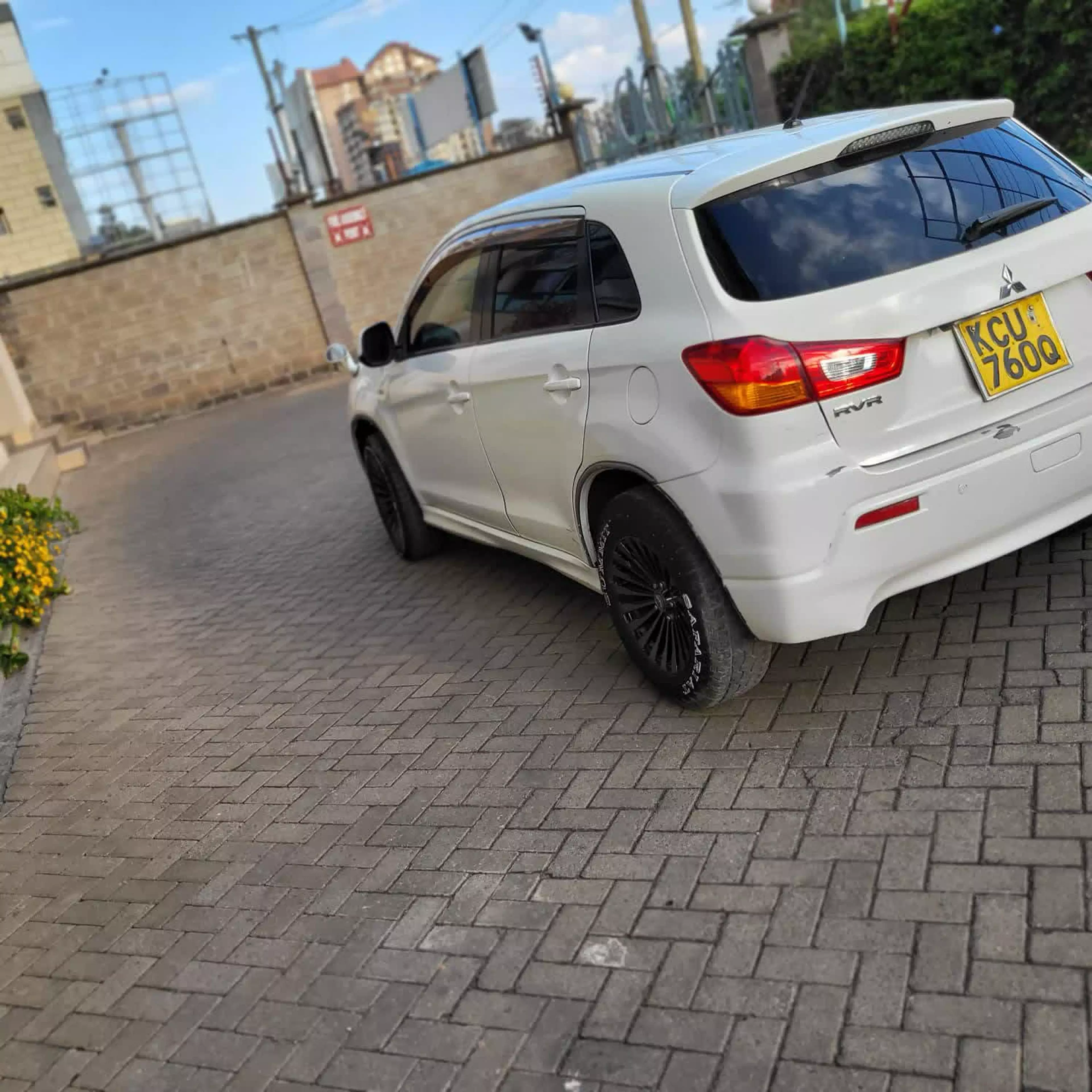 Mitsubishi RVR - 2012