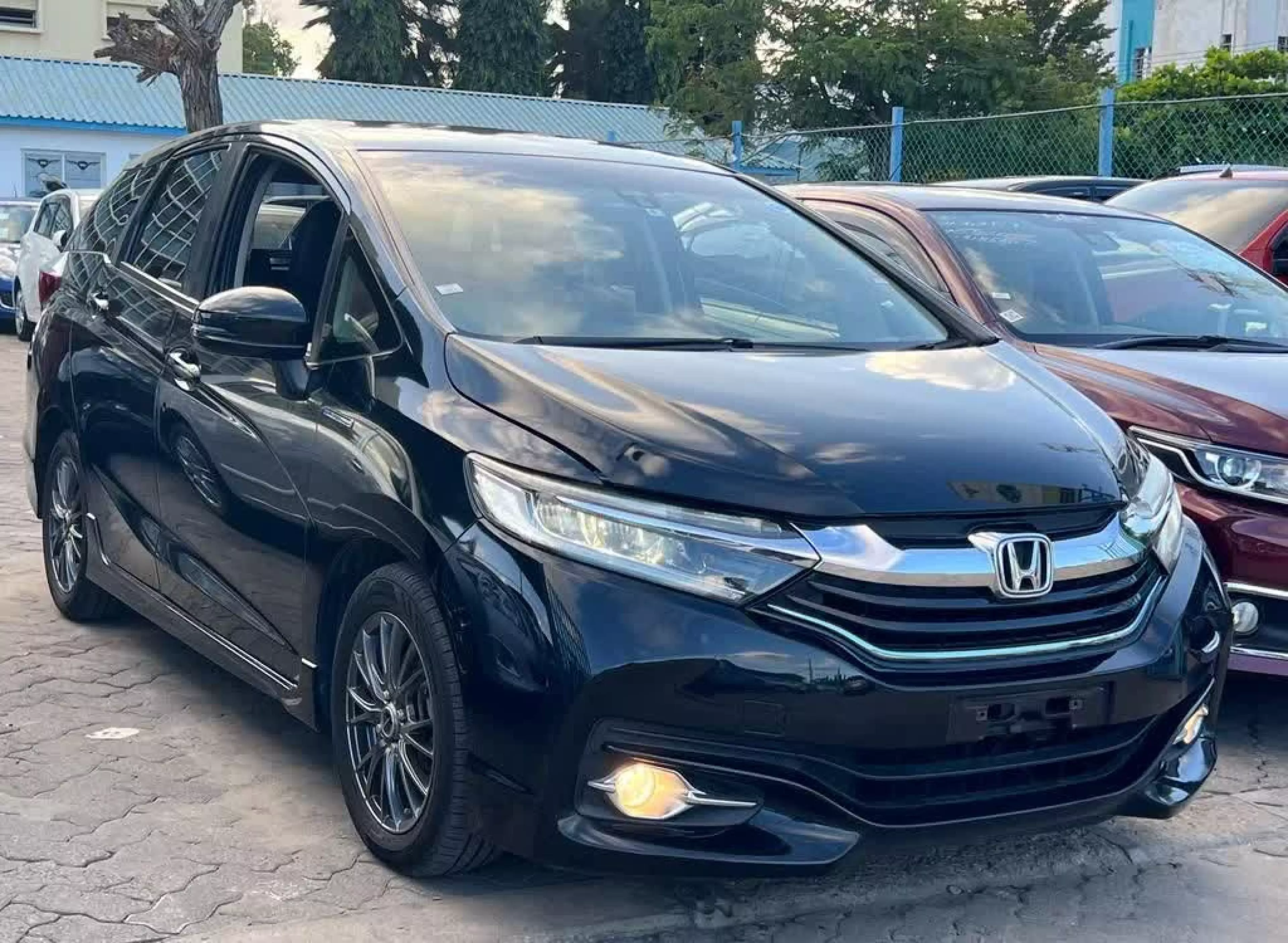 Honda Fit shuttle  - 2016