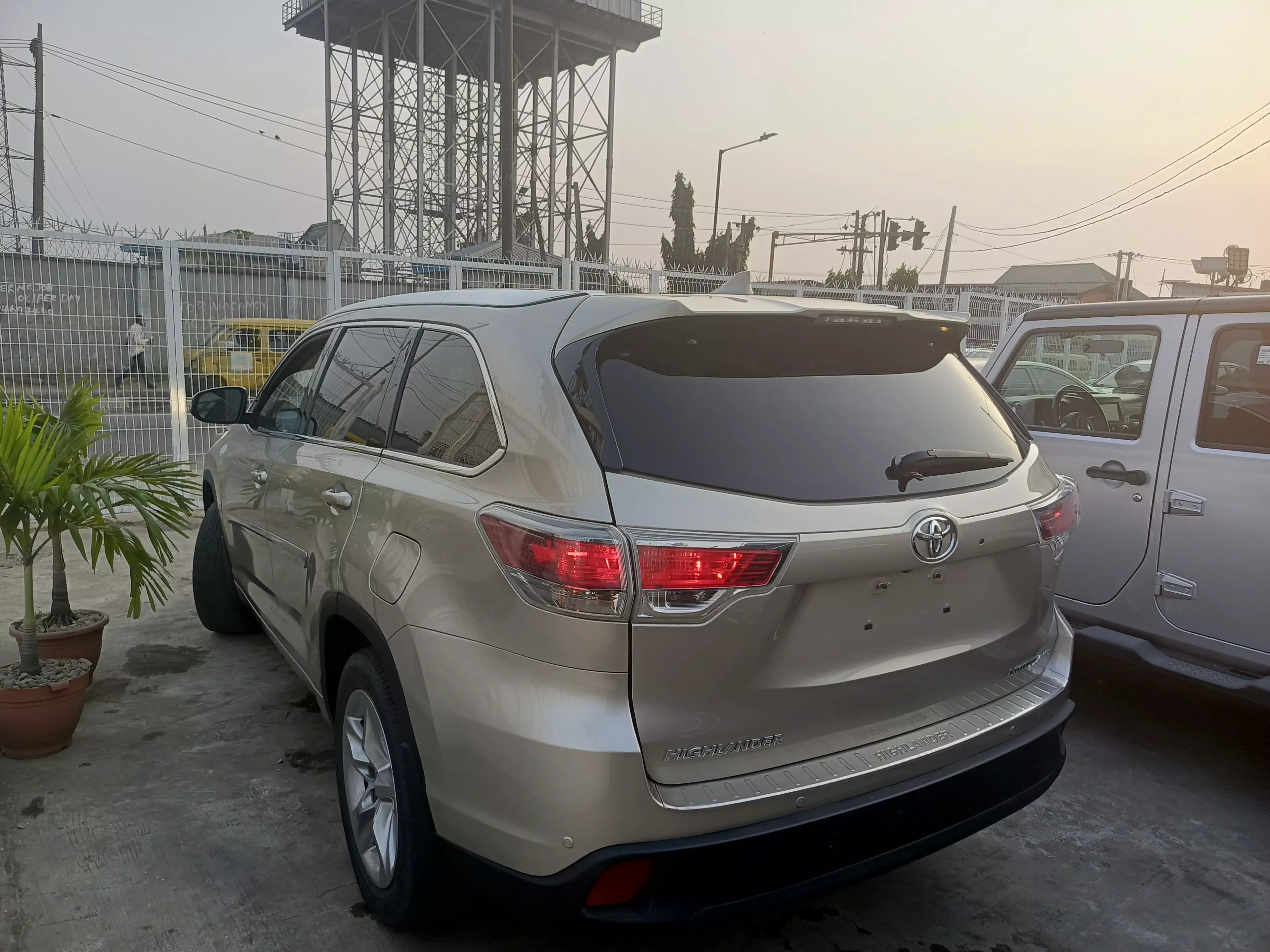 Toyota Highlander   - 2015