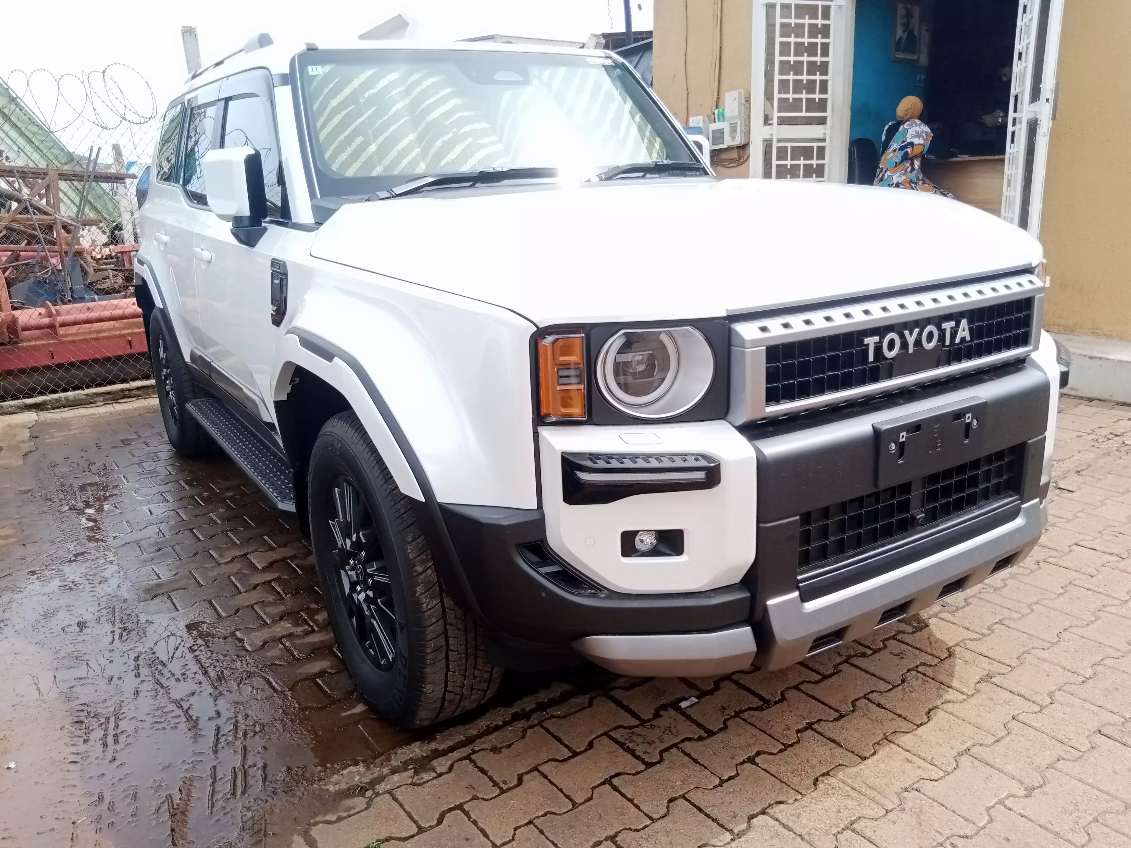 Toyota Land Cruiser   - 2024