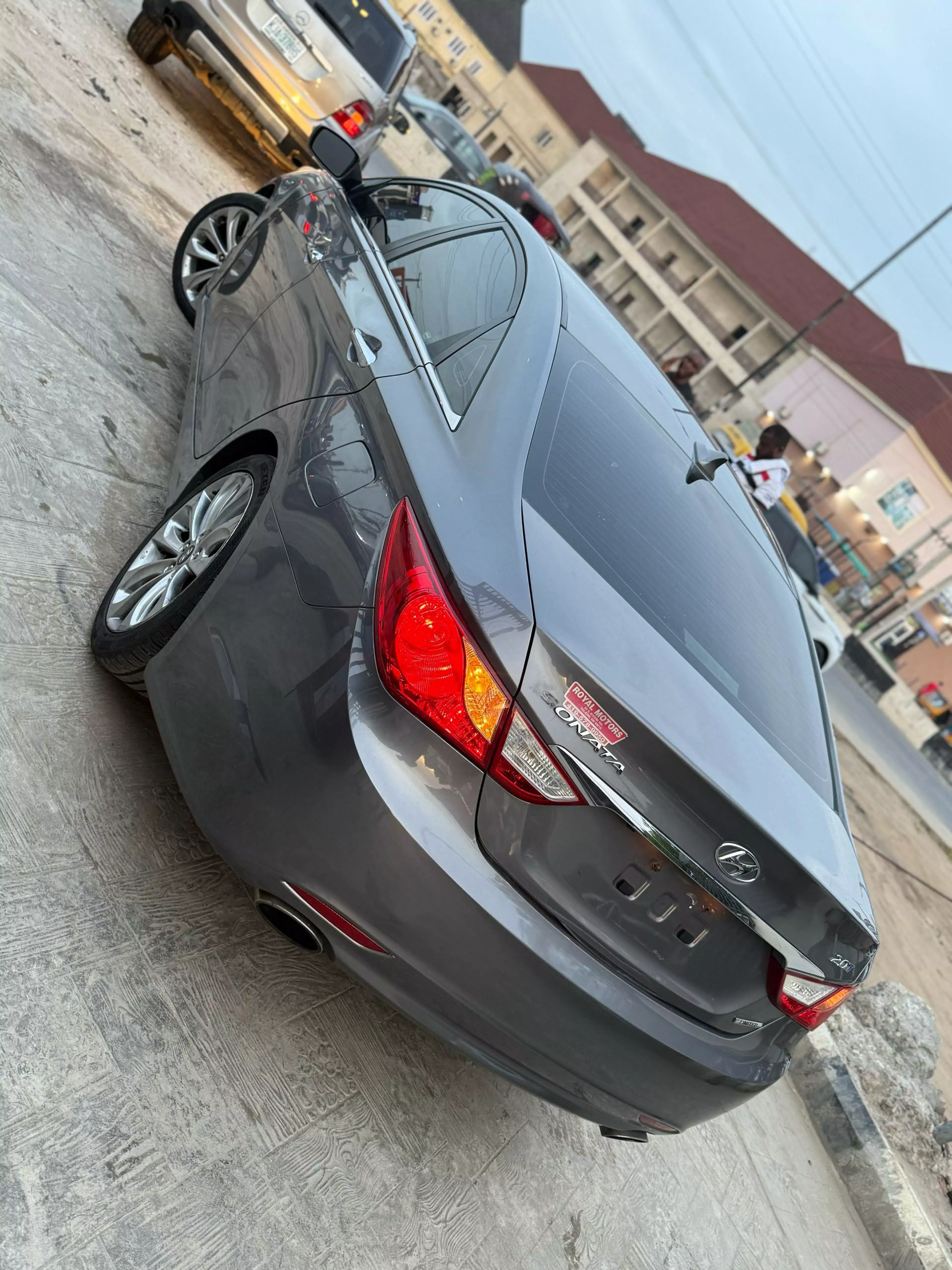 Hyundai Sonata   - 2011