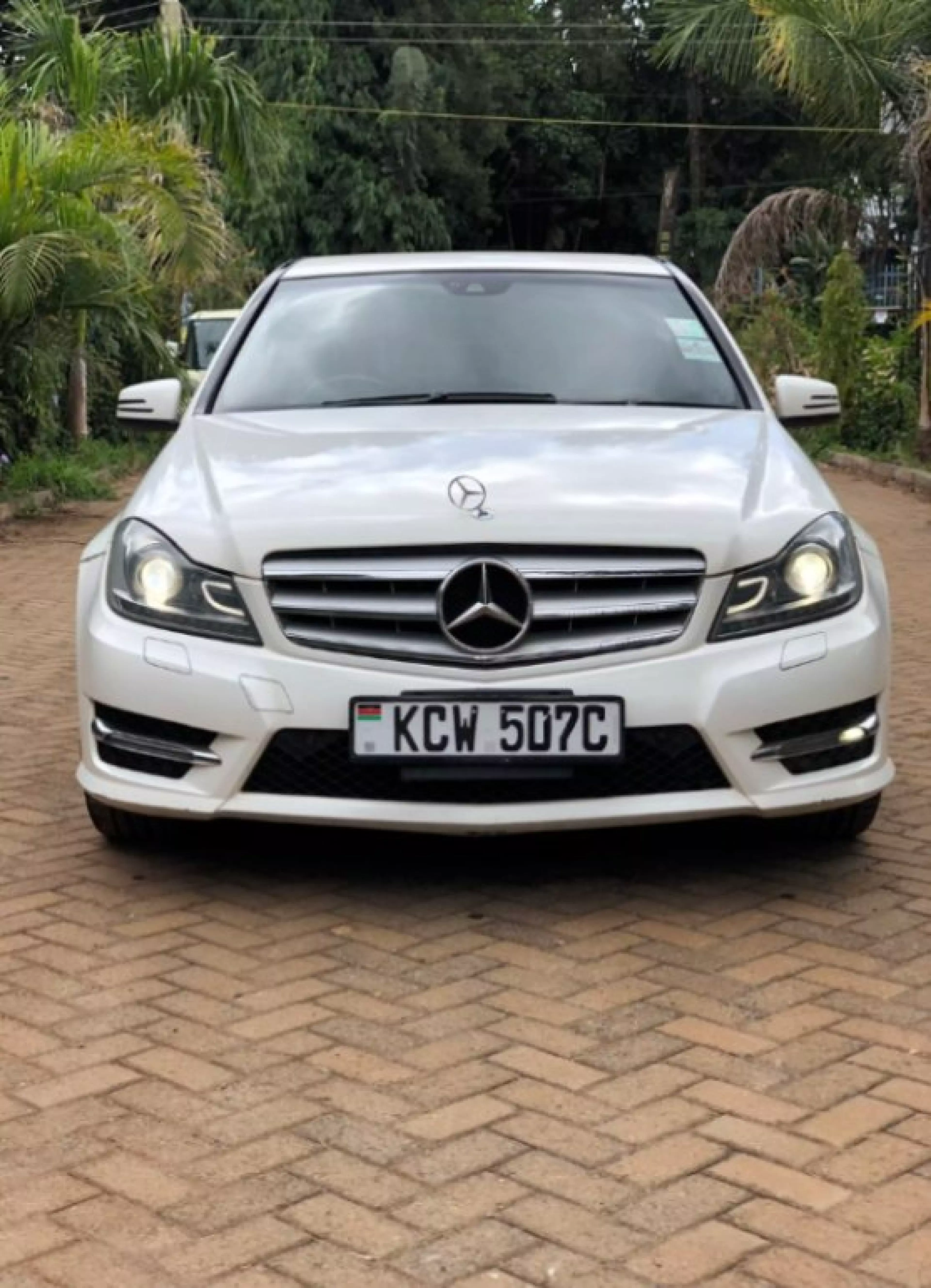 Mercedes-Benz C200 - 2010